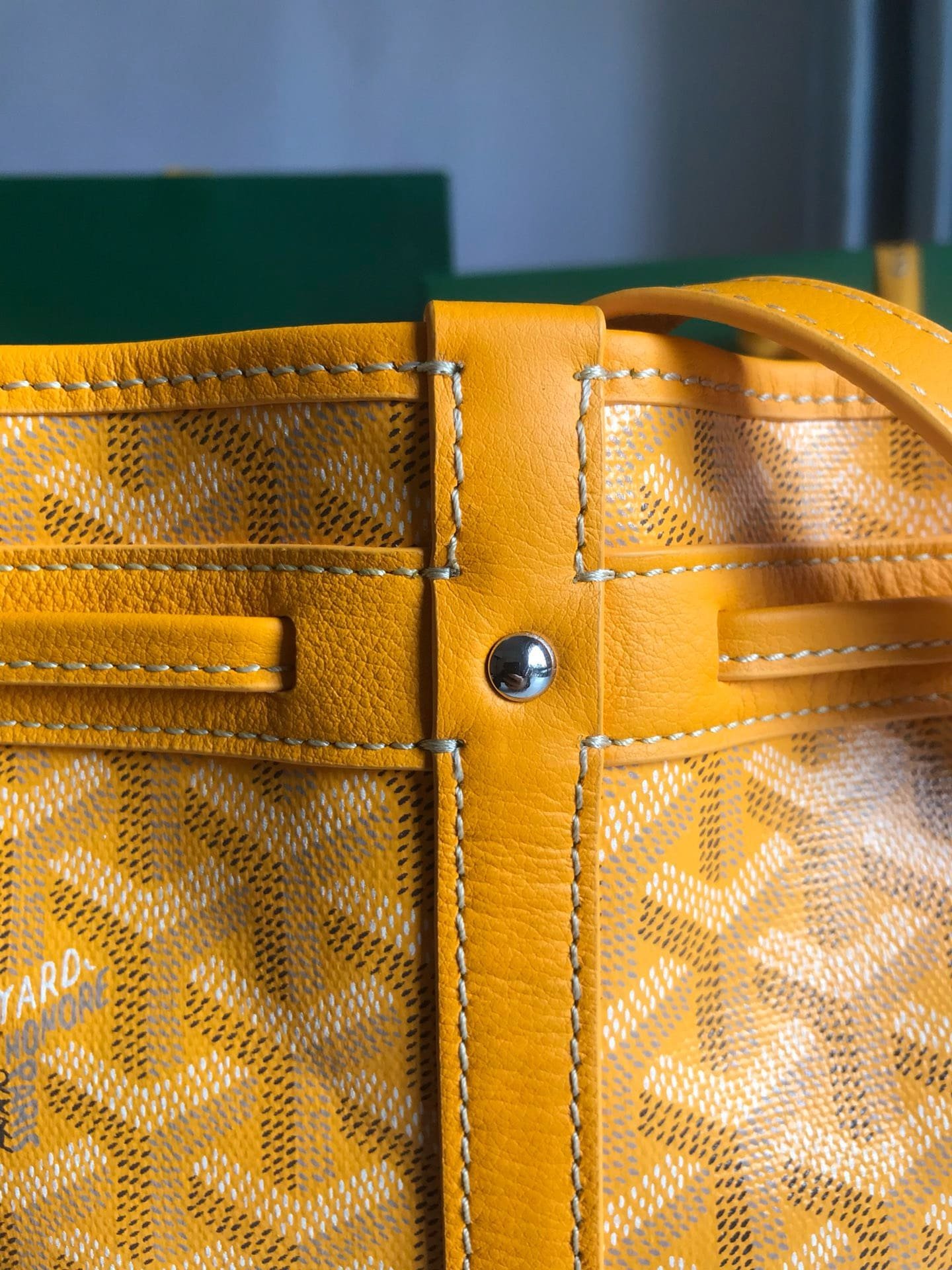 G09ard Petit Flot Bucket Bag