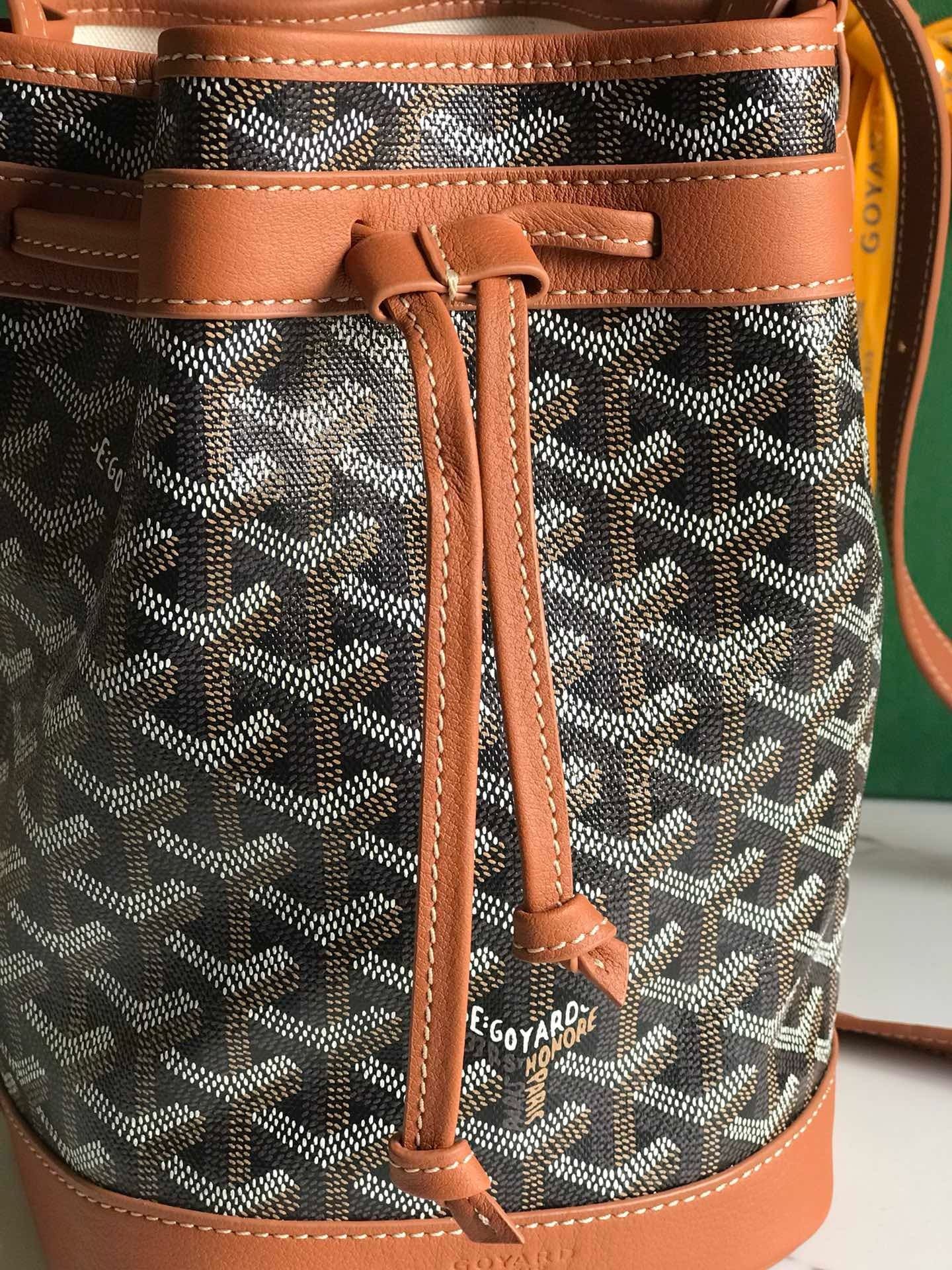 G09ard Petit Flot Bucket Bag