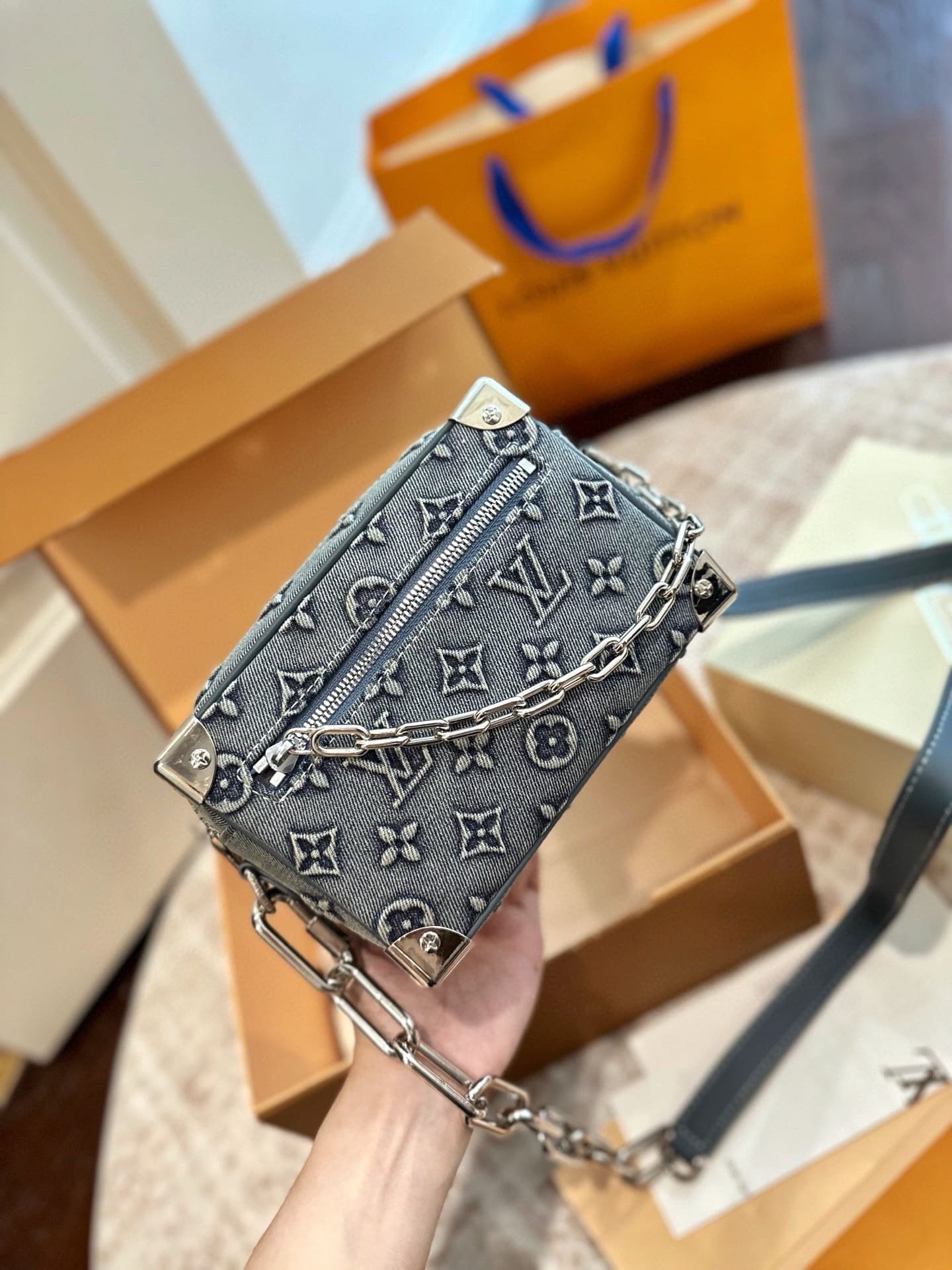 L0vis Vvtt0n mini soft trunk bag