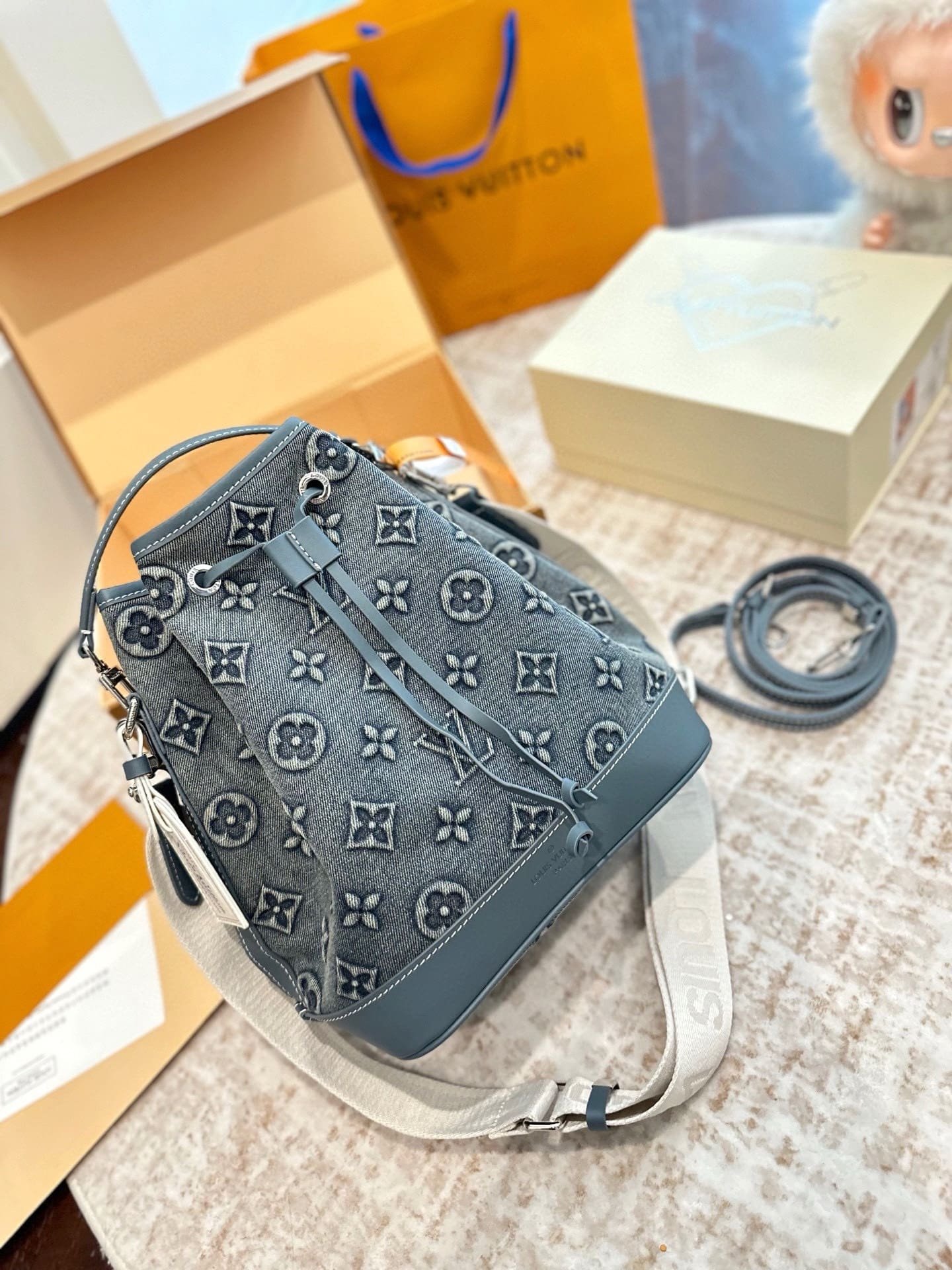 L0vis Vvtt0n Denim Bucket Bag