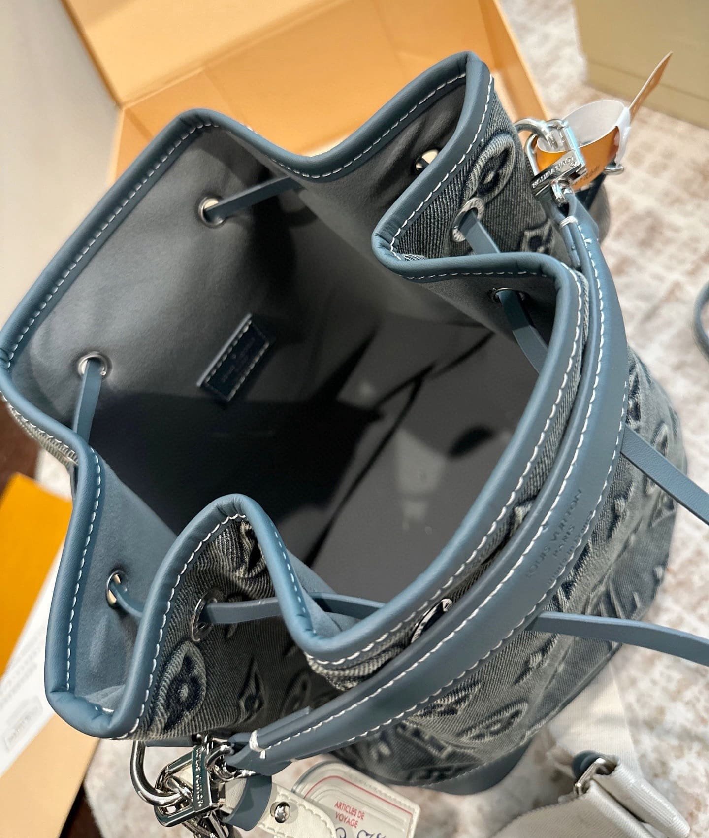 L0vis Vvtt0n Denim Bucket Bag