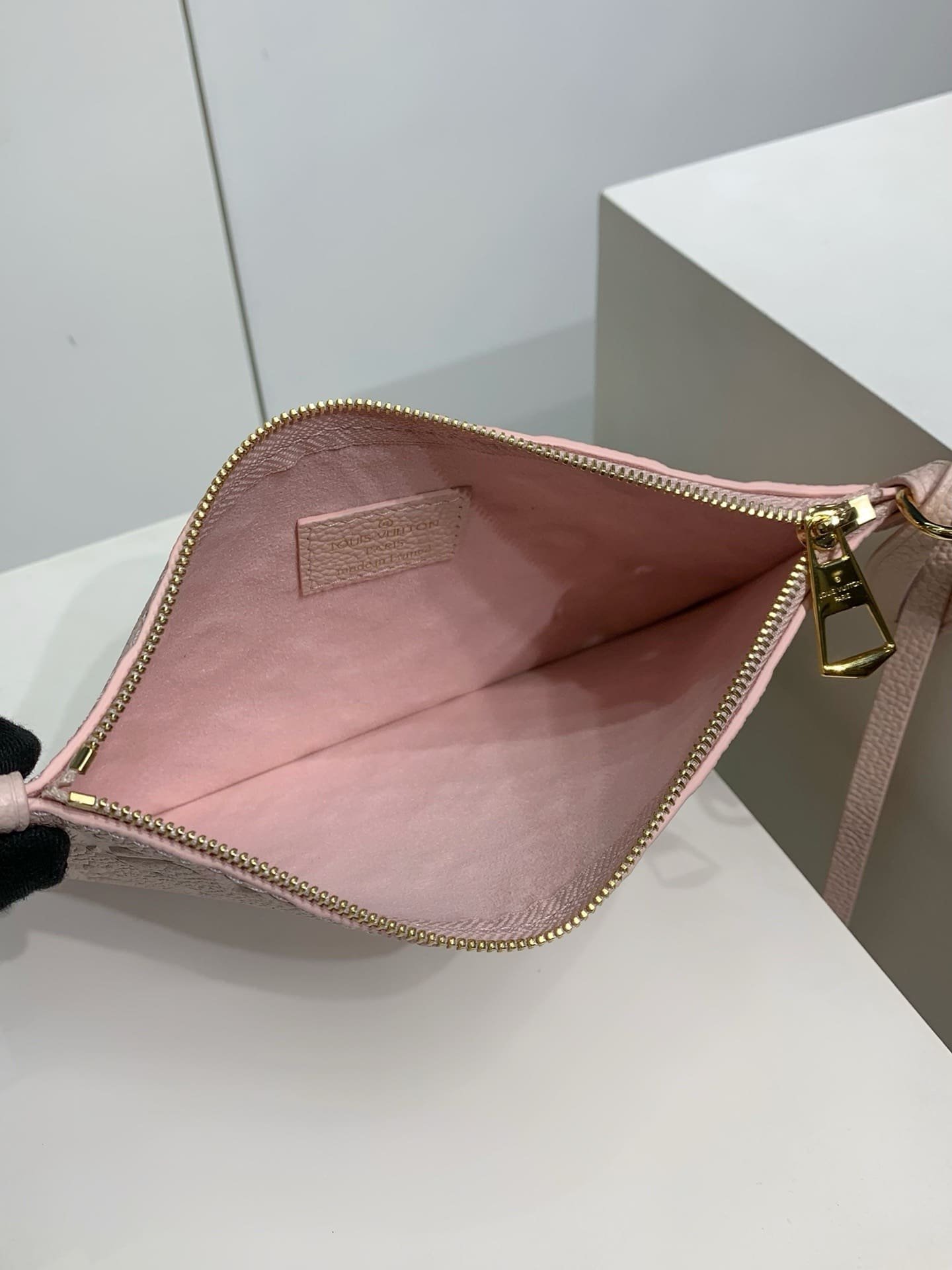 L0vis Vvtt0n M47082 CarryAll PM