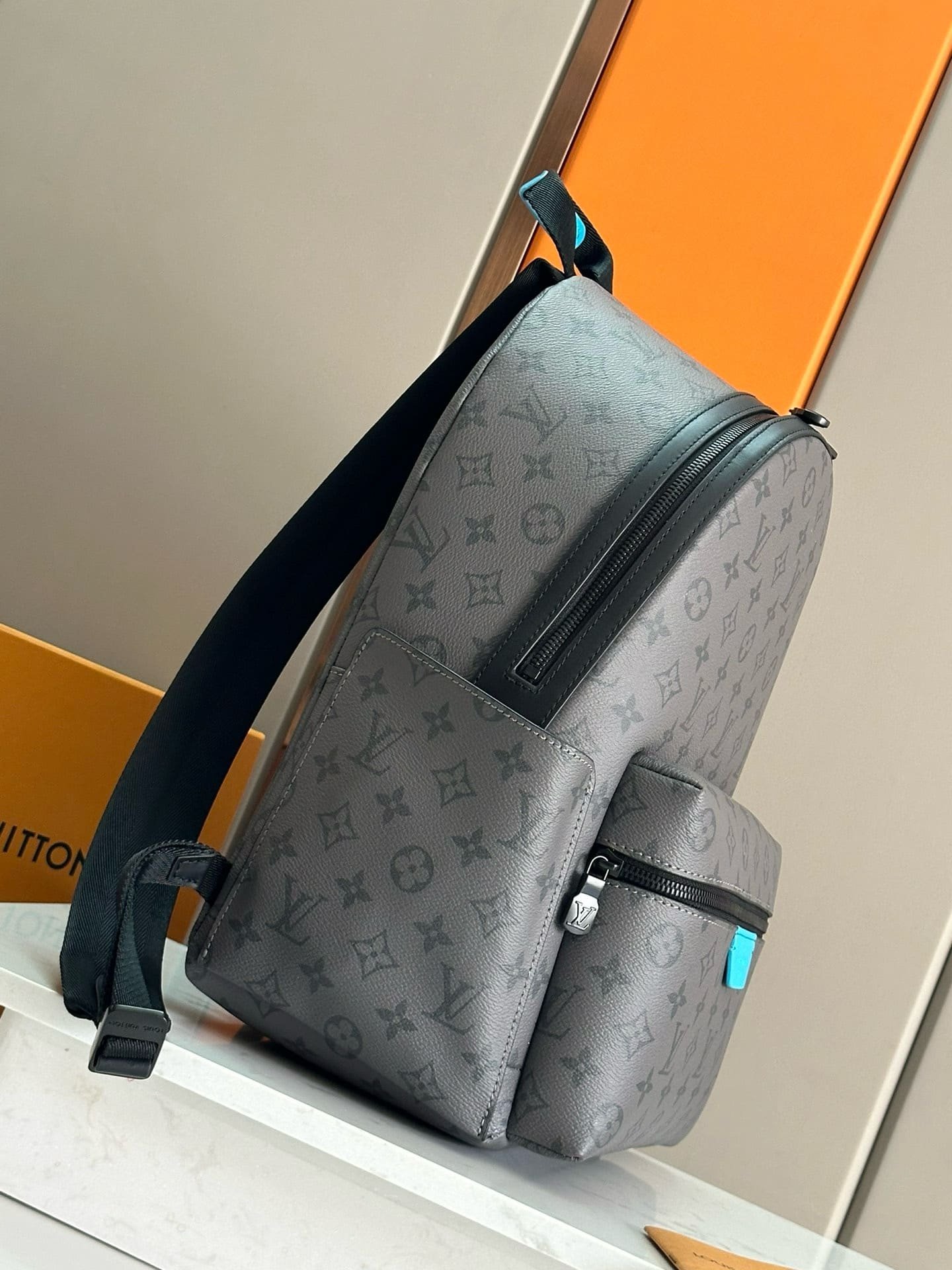 L0vis Vvtt0n M11641 Discovery Backpack PM