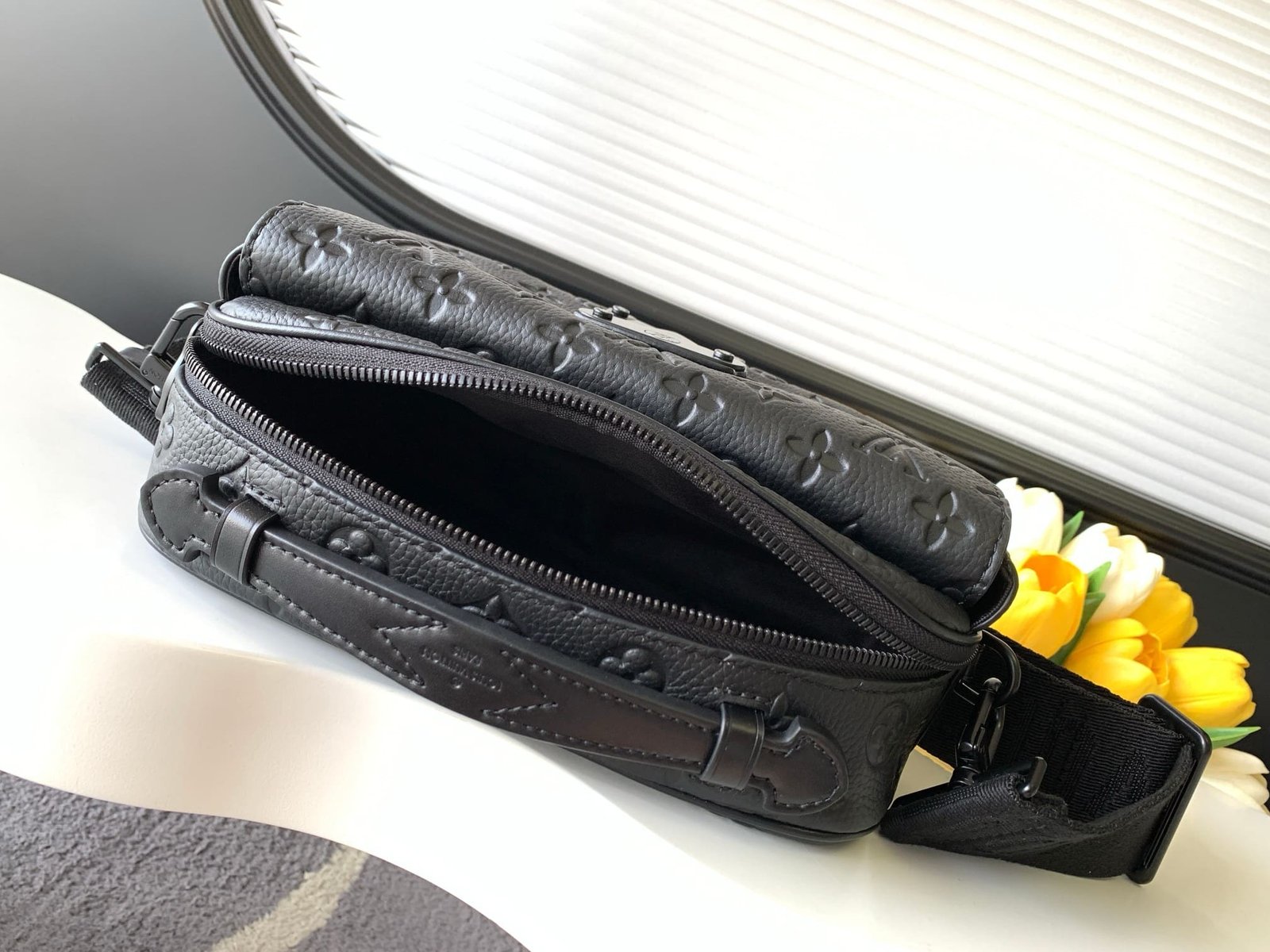 L0vis Vvtt0n M58489 S Lock Messenger