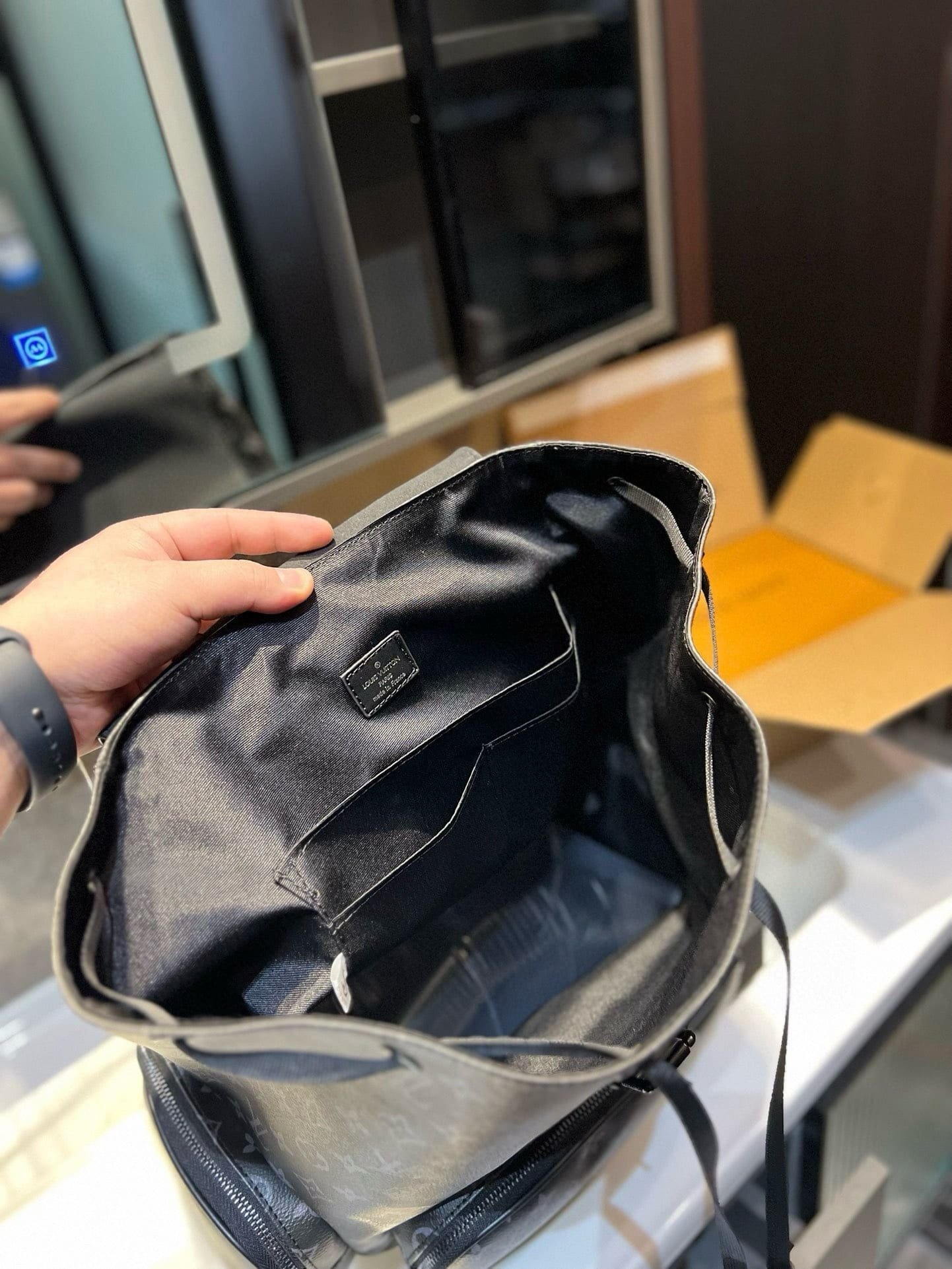 L0vis Vvtt0n Backpack