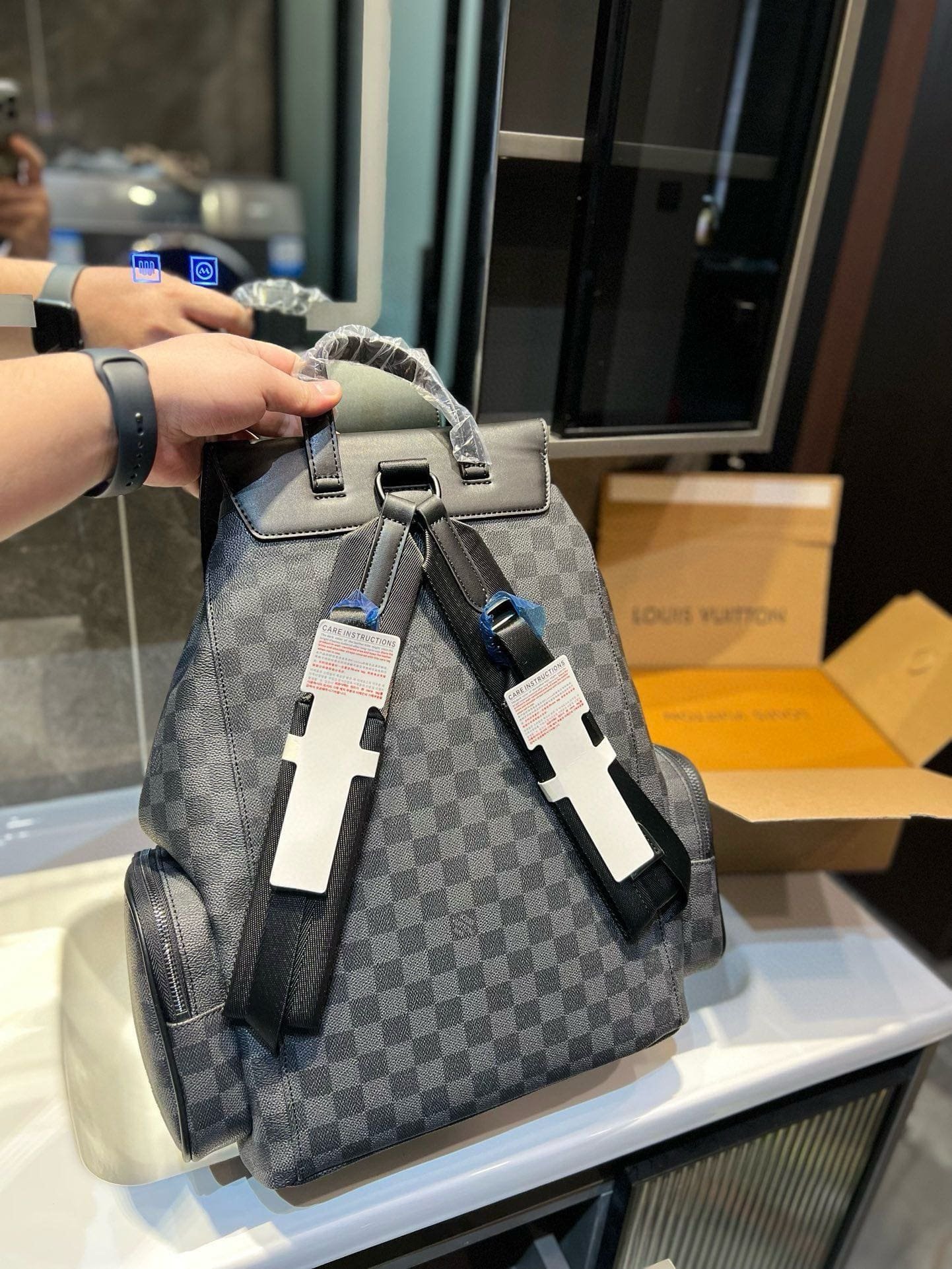 L0vis Vvtt0n Backpack