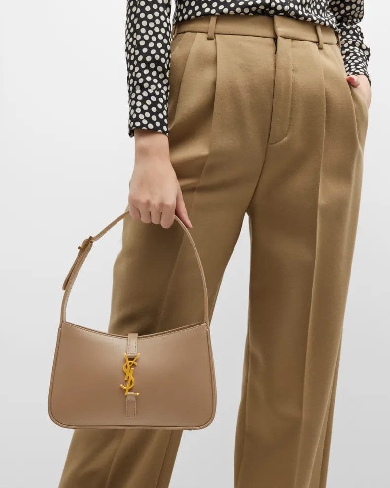 Sa1nt Lau*nt Le 5 A 7 Y51 Shoulder Bag in Smooth Leather