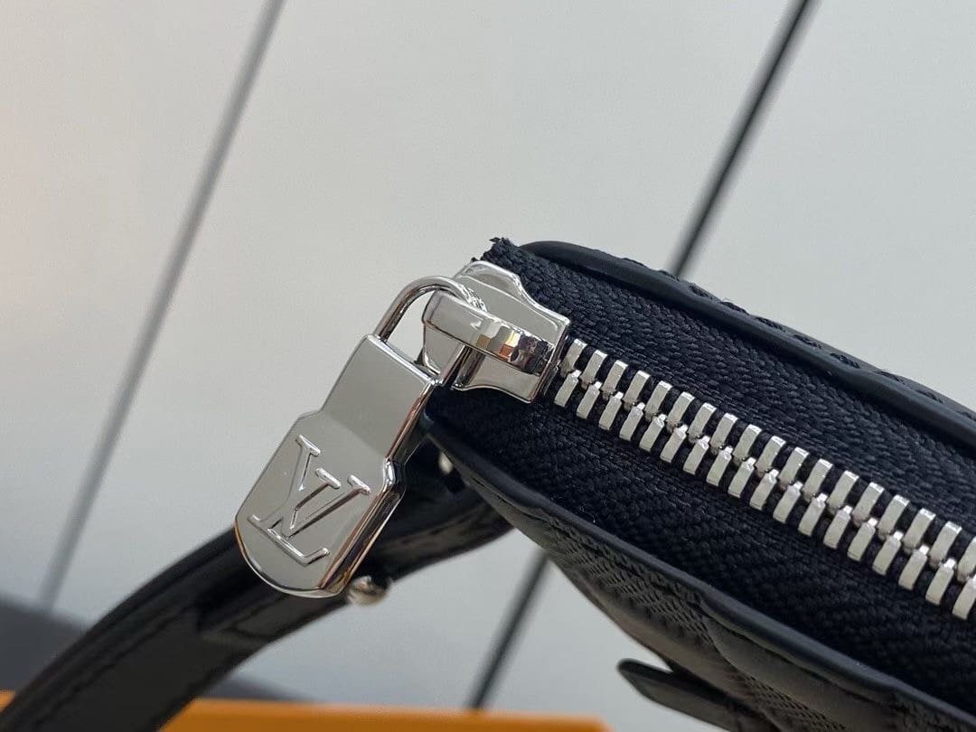 L0vis Vvtt0n N40504 Takeoff Pouch