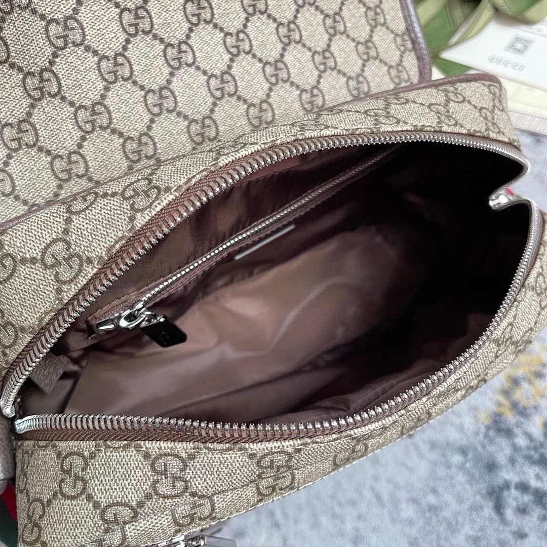 Gvc*1 MESSENGER BAG