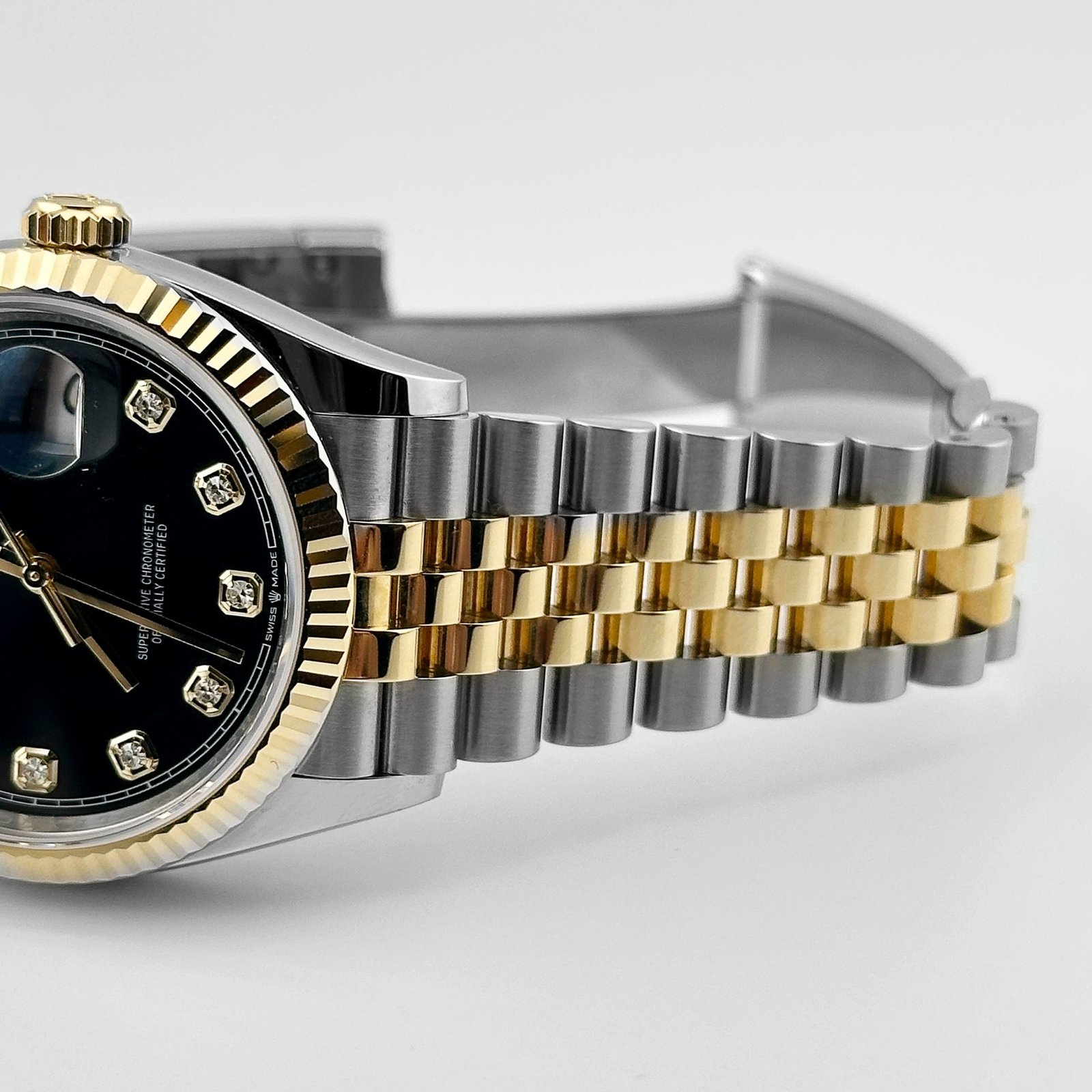 R01ex Datejust 36 126233 Stainless Steel Yellow Gold Black D1am0nd Dial Jubilee (2024)