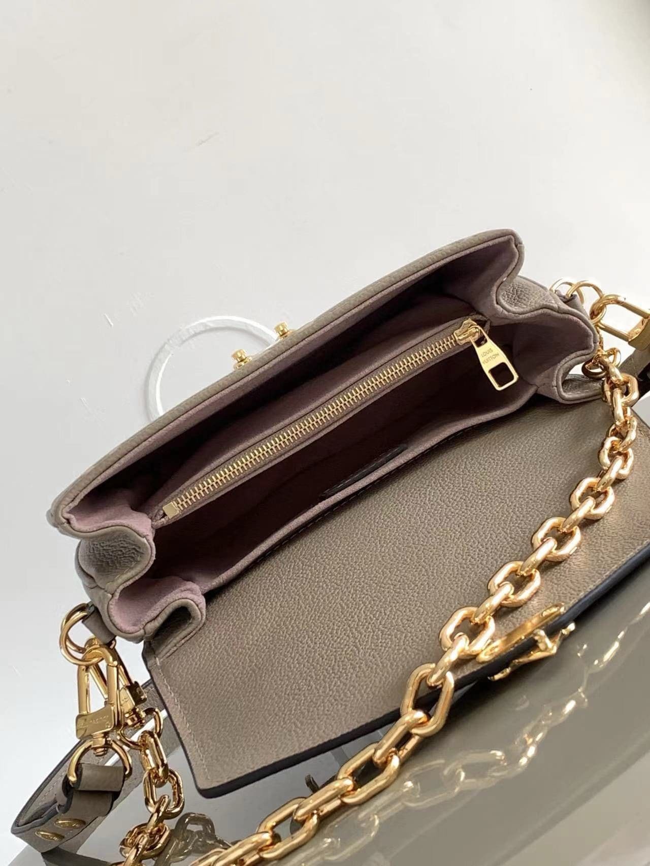 L0vis Vvtt0n M23081 Pochette Métis East West