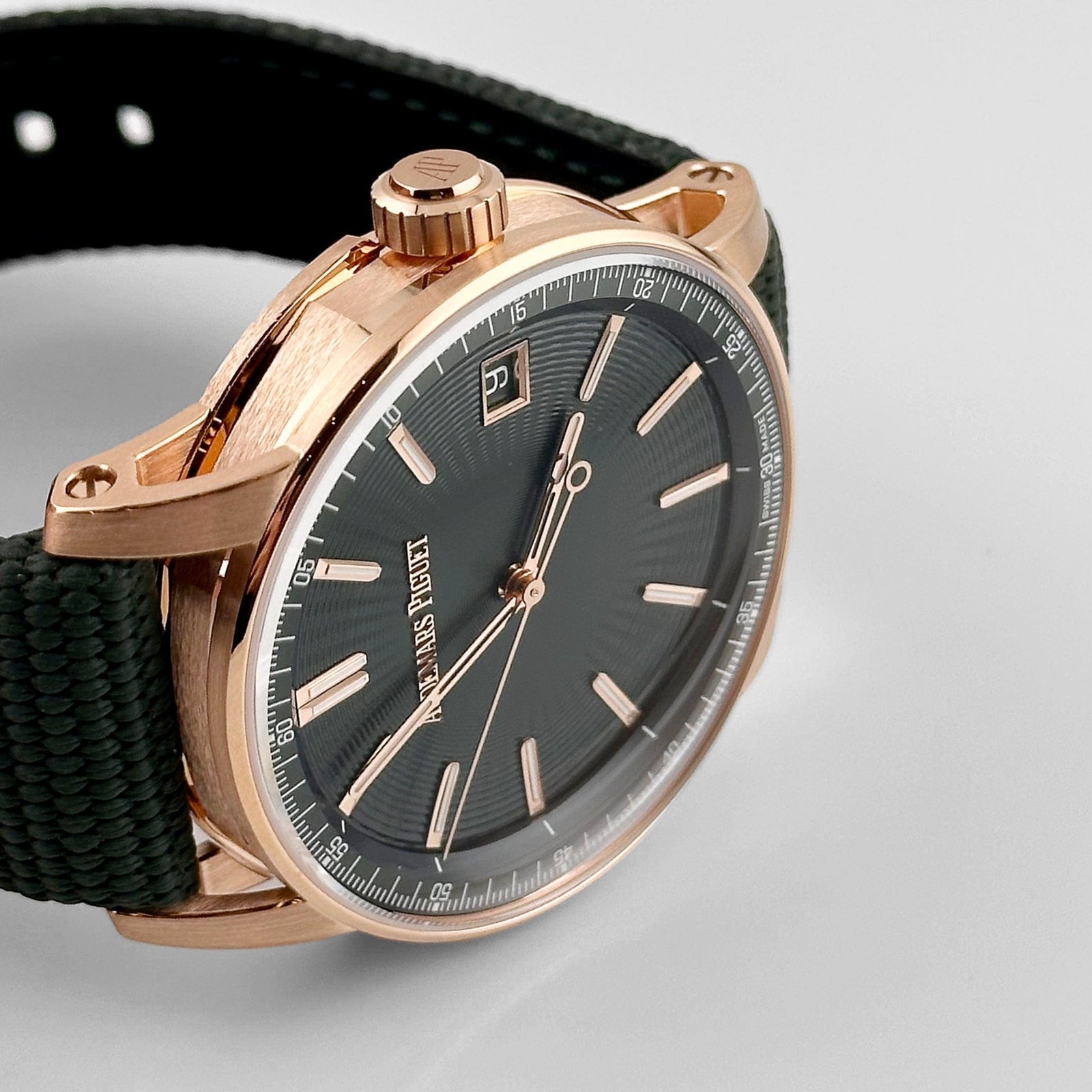 Audemars P1g*et Code 11.59 15210OR.OO.A056KB.01 Rose Gold Green Dial (2024)