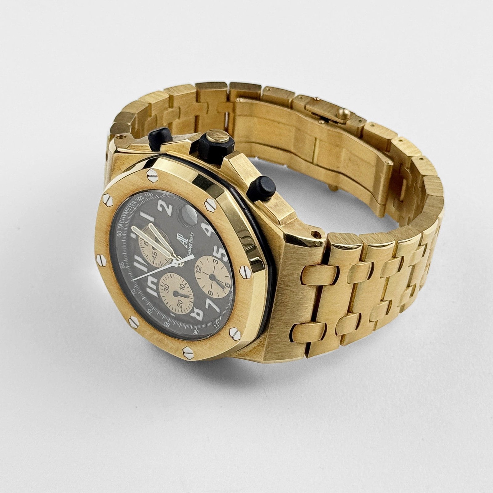 Audemars P1g*et Royal Oak Offshore Chronograph 26007BA.OO.D088CR.01 ‘Arnold Schwarzenegger’ Yellow Gold Brown Dial Limited Edition (2004)