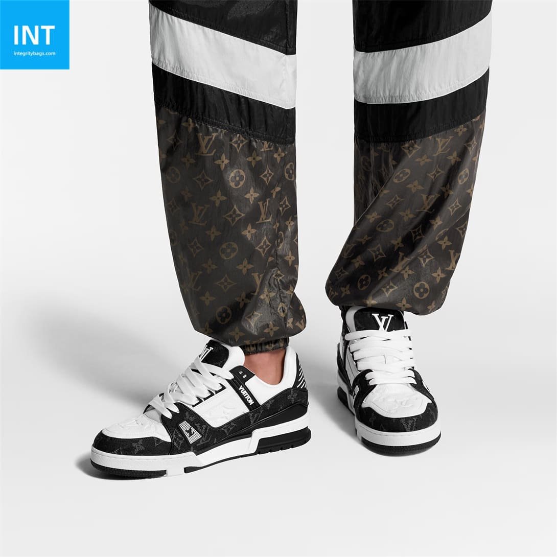 L0vis Vvtt0n 1AC29Z LV Trainer Sneaker