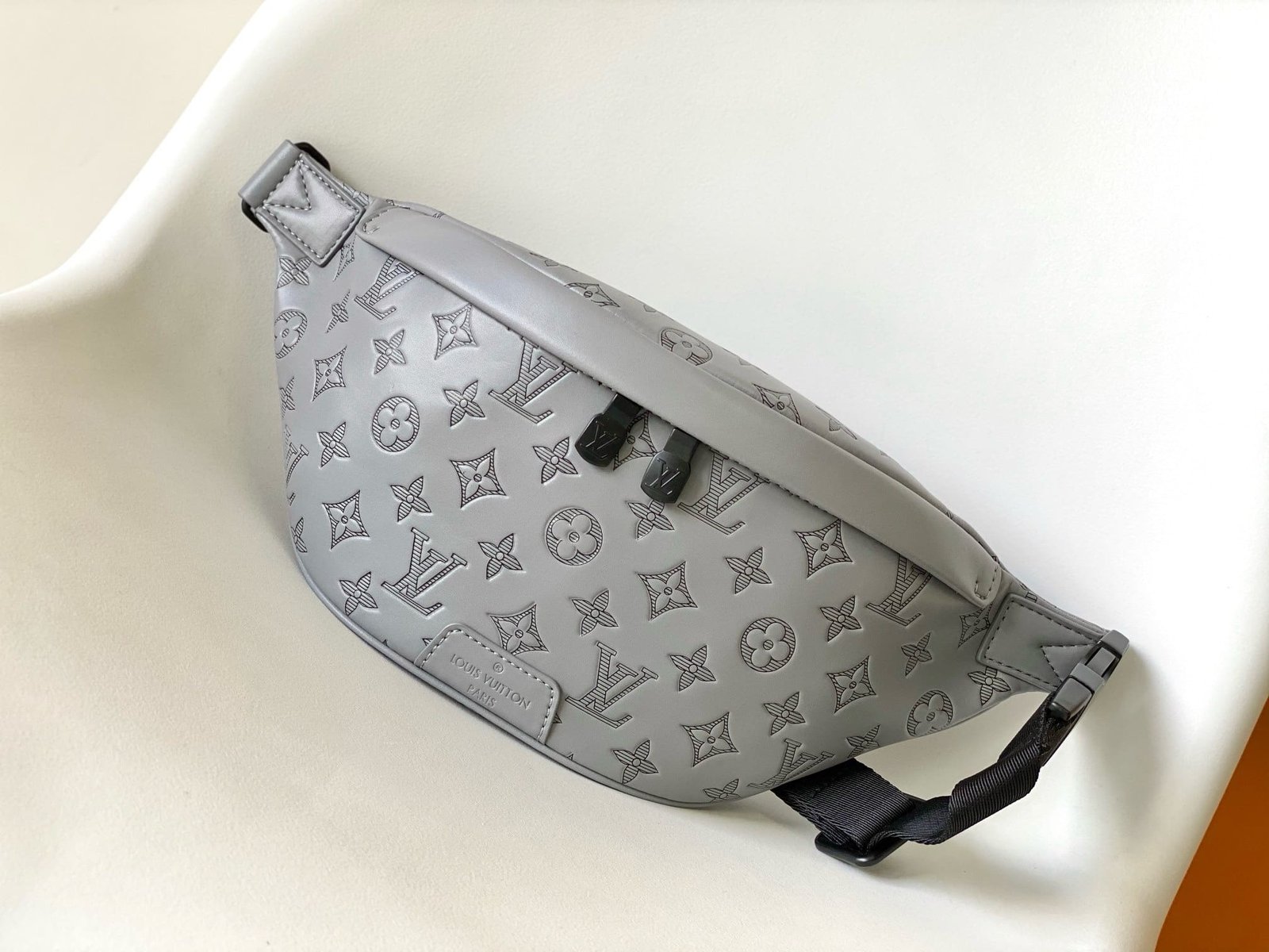 L0vis Vvtt0n M46108 Discovery Bumbag