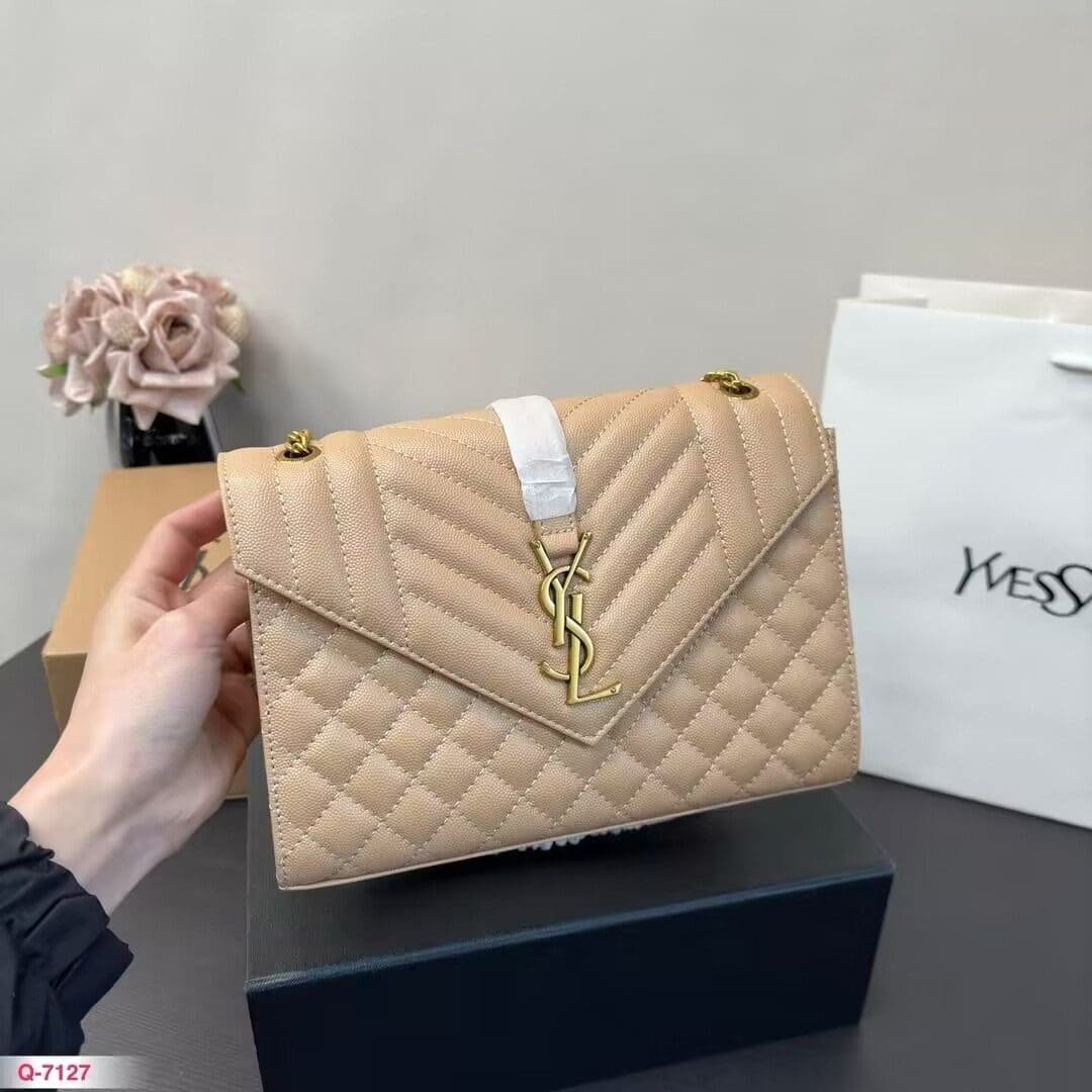 Sa1nt Lau*nt ENVELOPE MEDIUM IN QUILTED GRAIN DE POUDRE EMBOSSED LEATHER