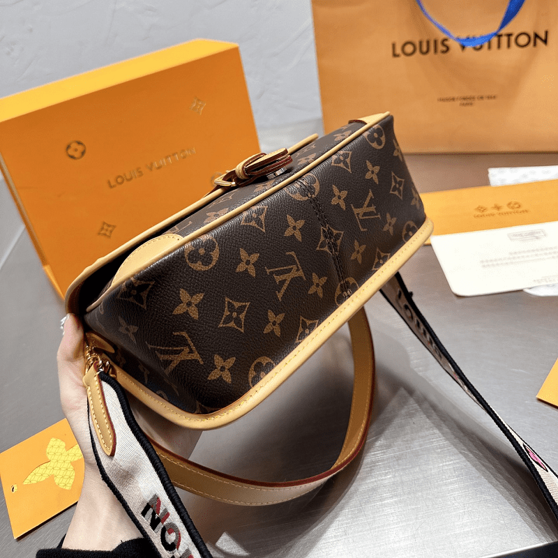 L0vis Vvtt0n Diane M45985