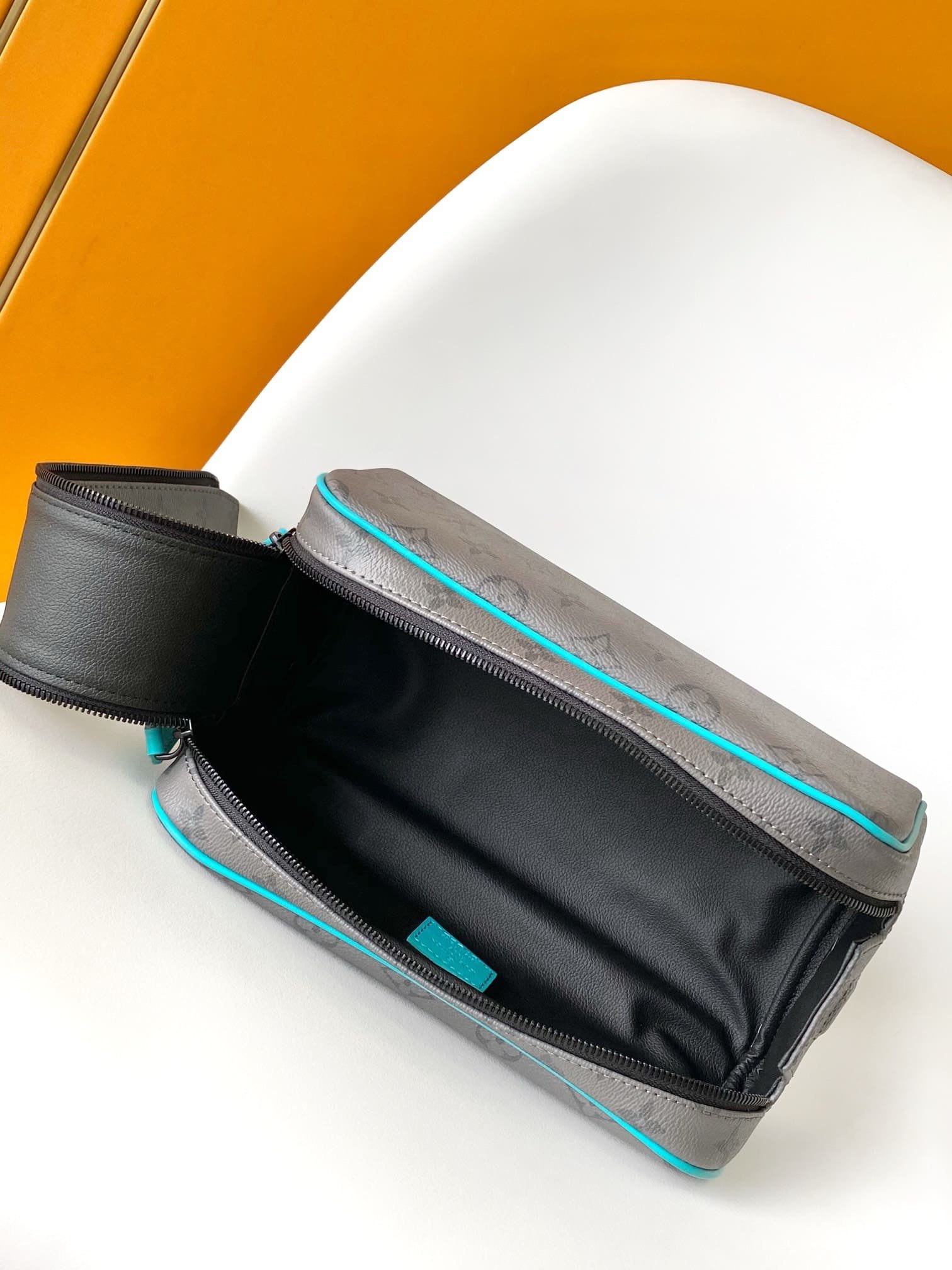 L0vis Vvtt0n M11482 Dopp Kit