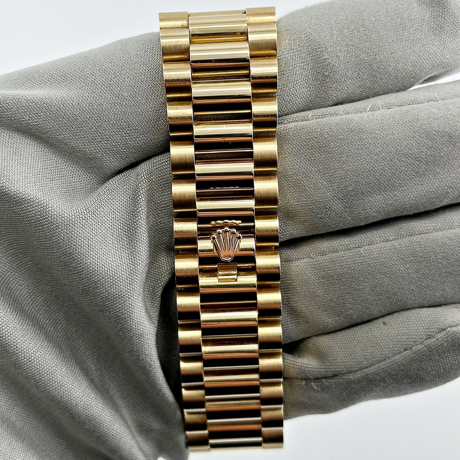 R01ex Day-Date 36 128238 Yellow Gold Green D1am0nd Dial (2024)