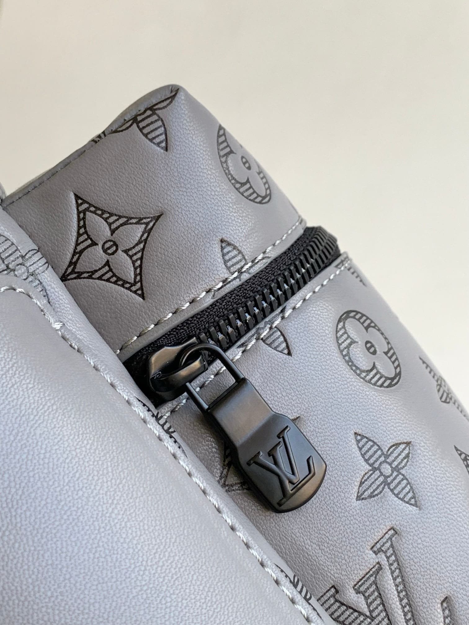 L0vis Vvtt0n M46557 Discovery Backpack