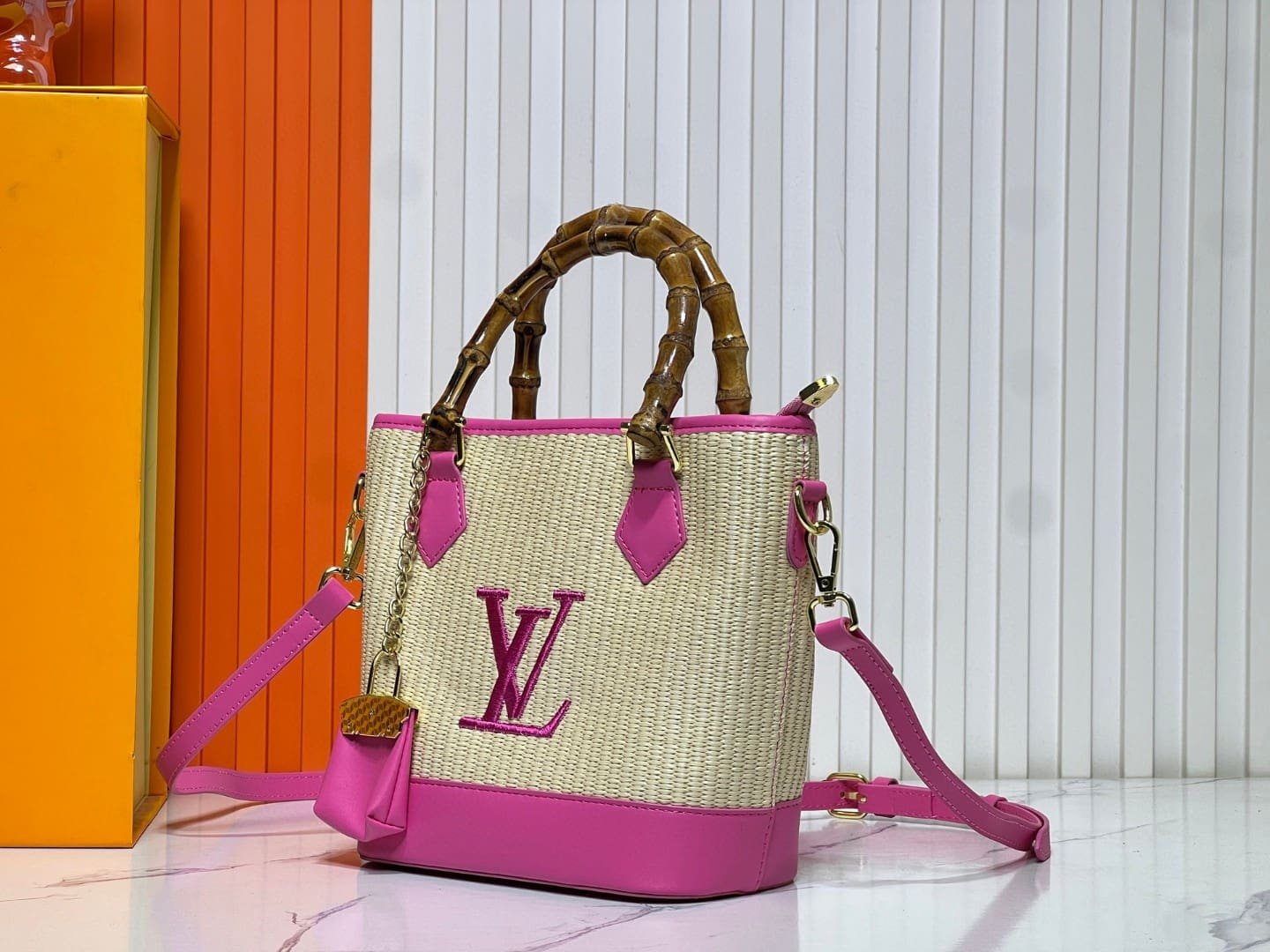 L0vis Vvtt0n Raffia Petit Bucket Tote