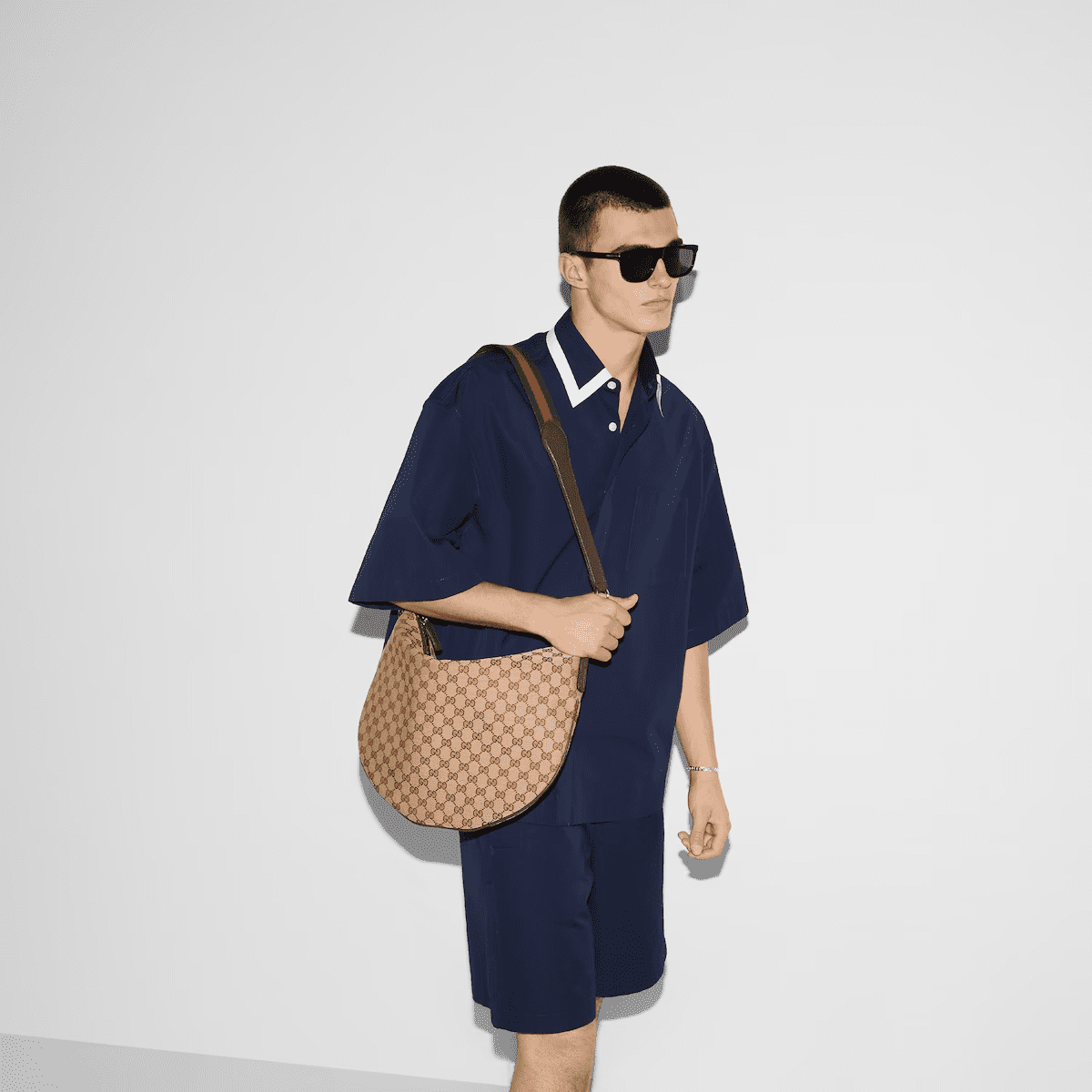 Gvc*1 B MEDIUM SHOULDER BAG