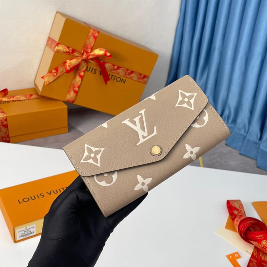 L0vis Vvtt0n M81049 Sarah Wallet