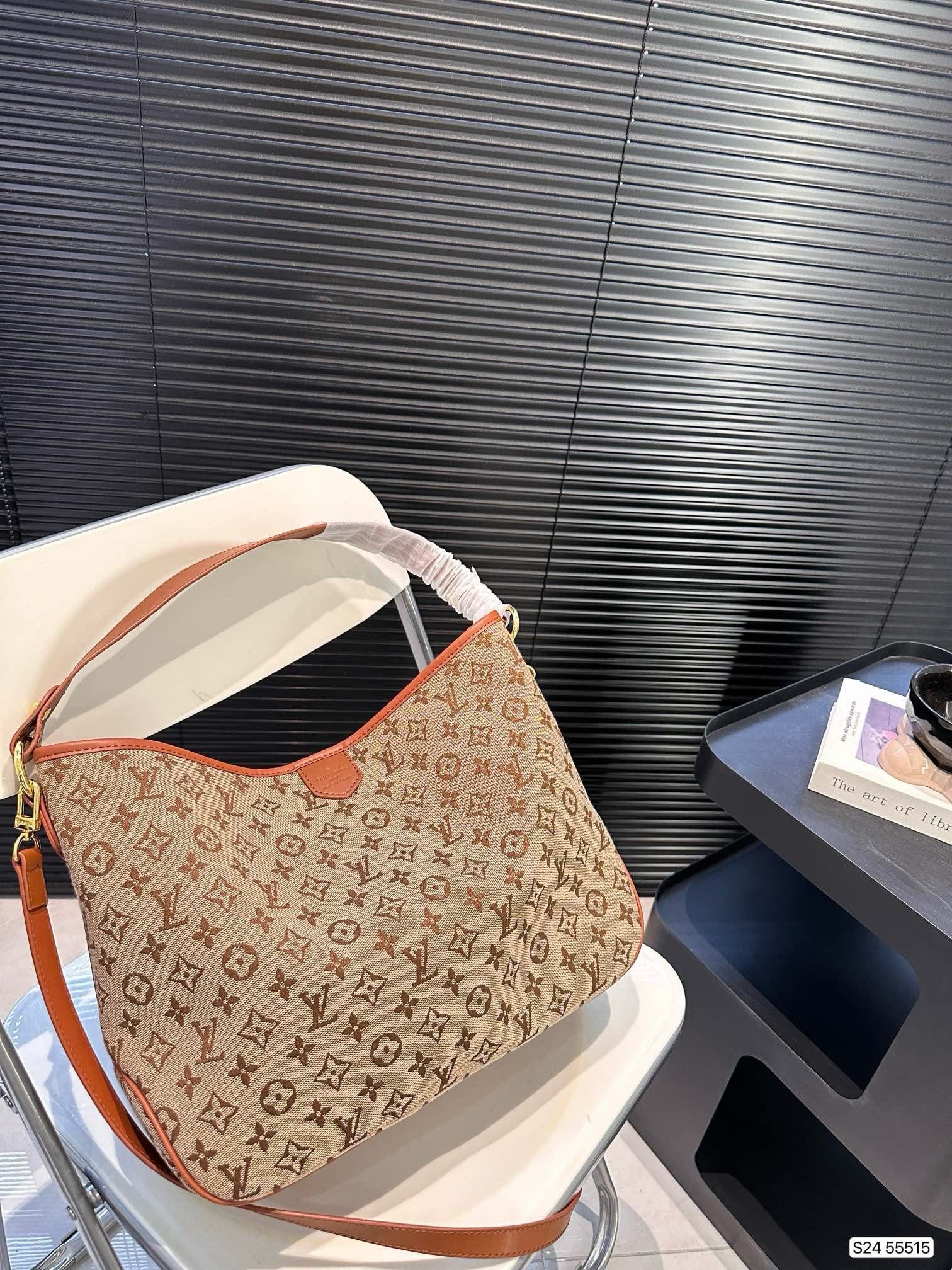L0vis Vvtt0n CarryAll 55515