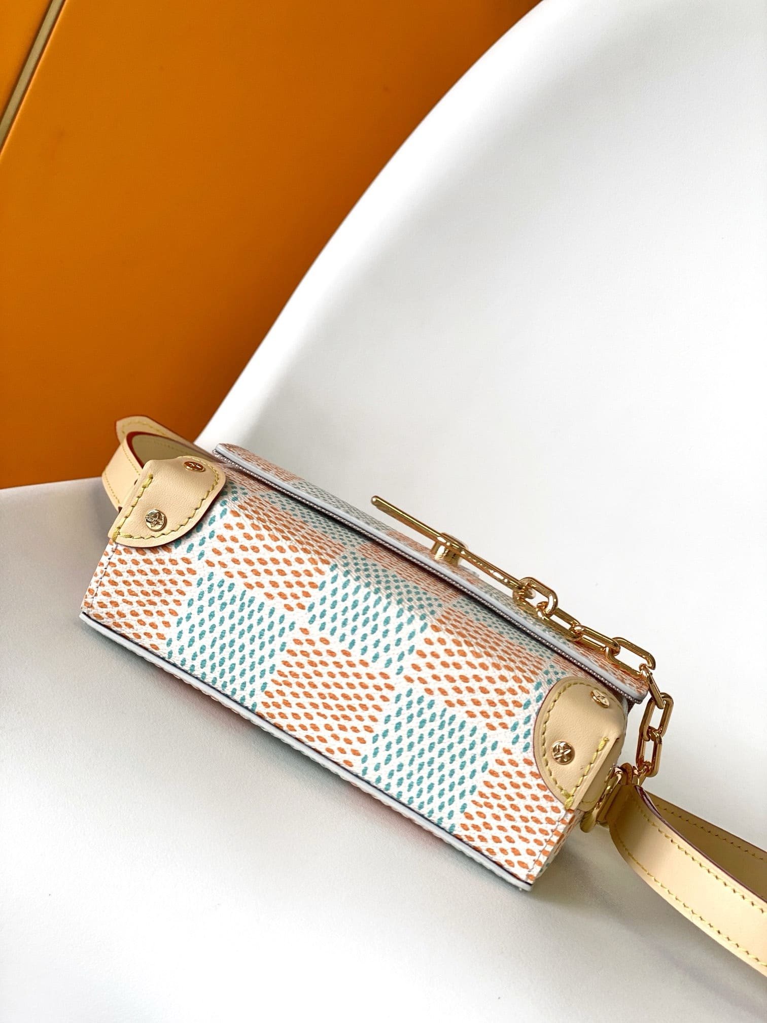 L0vis Vvtt0n N40674 Steamer Wearable Wallet