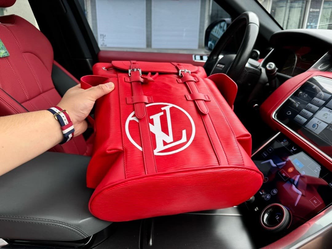 L0vis Vvtt0n Backpack