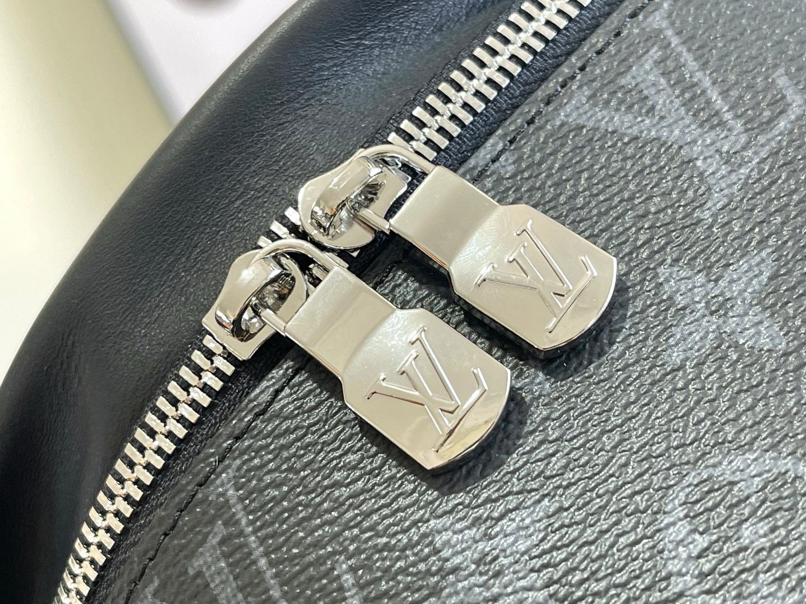 L0vis Vvtt0n M46035 Discovery Bumbag PM