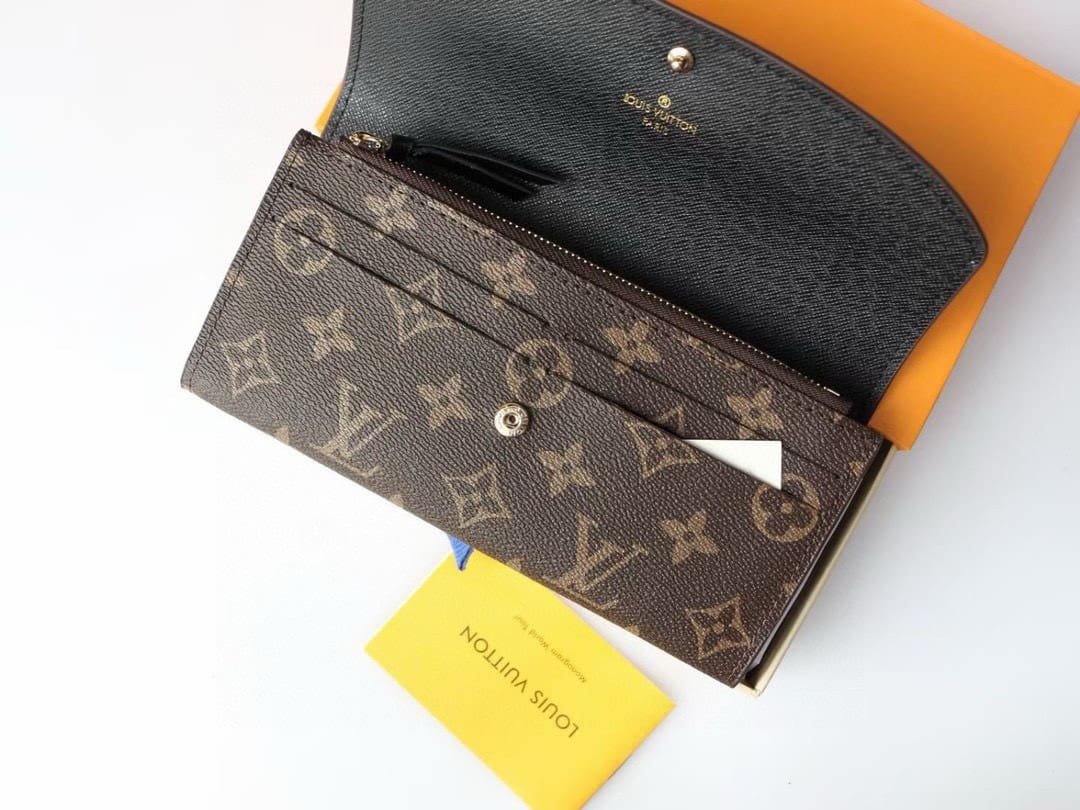 L0vis Vvtt0n M82157 Emilie Wallet