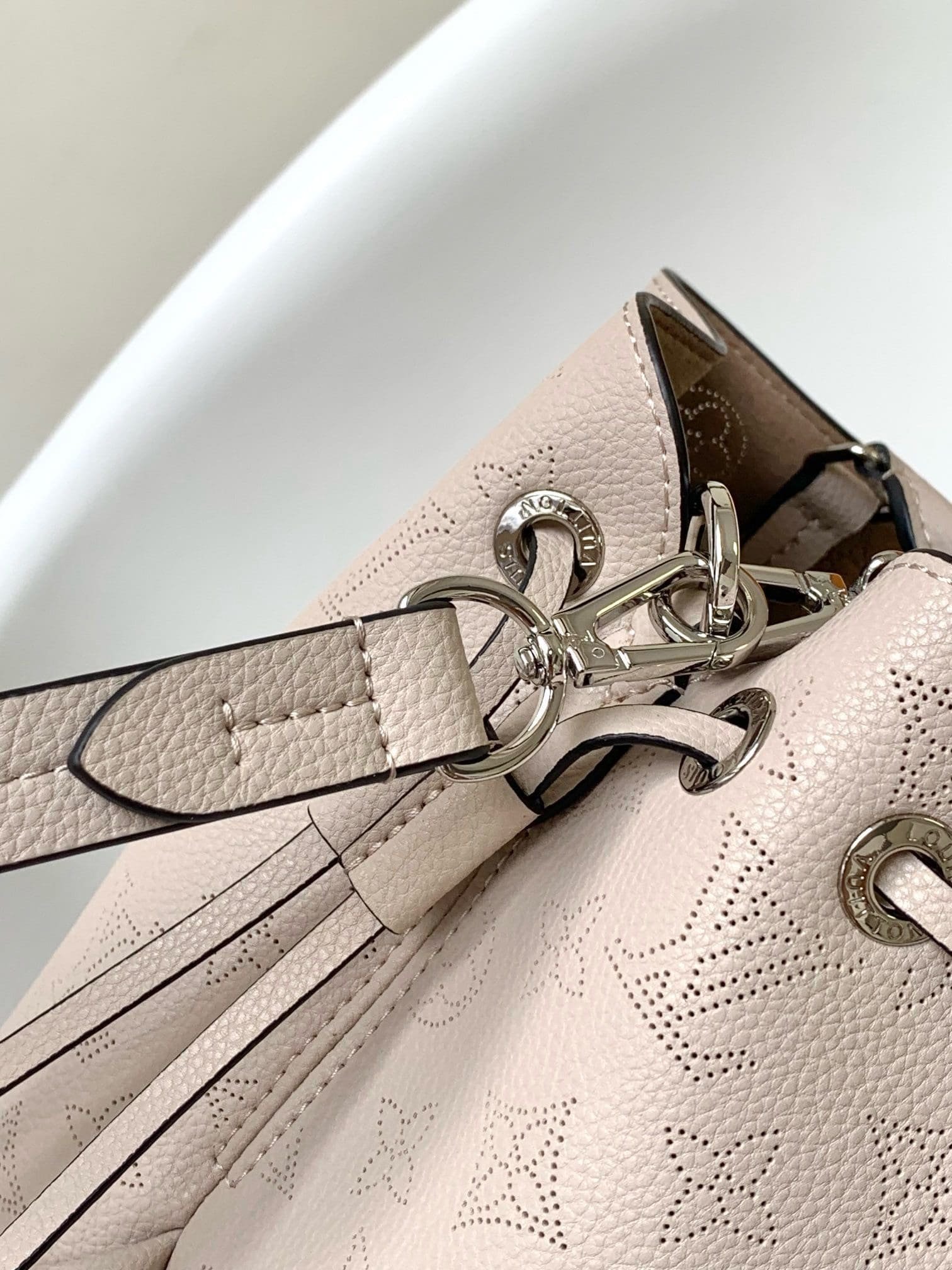 L0vis Vvtt0n M59201 Bella Tote