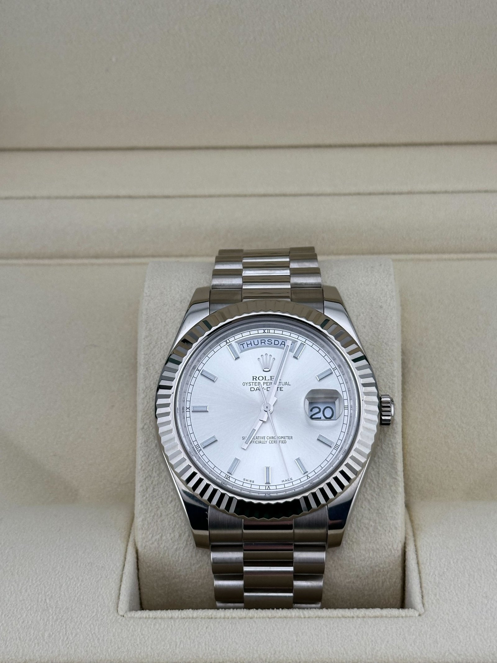 R01ex Day-Date 36 218239 White Gold Silver Dial (2022)