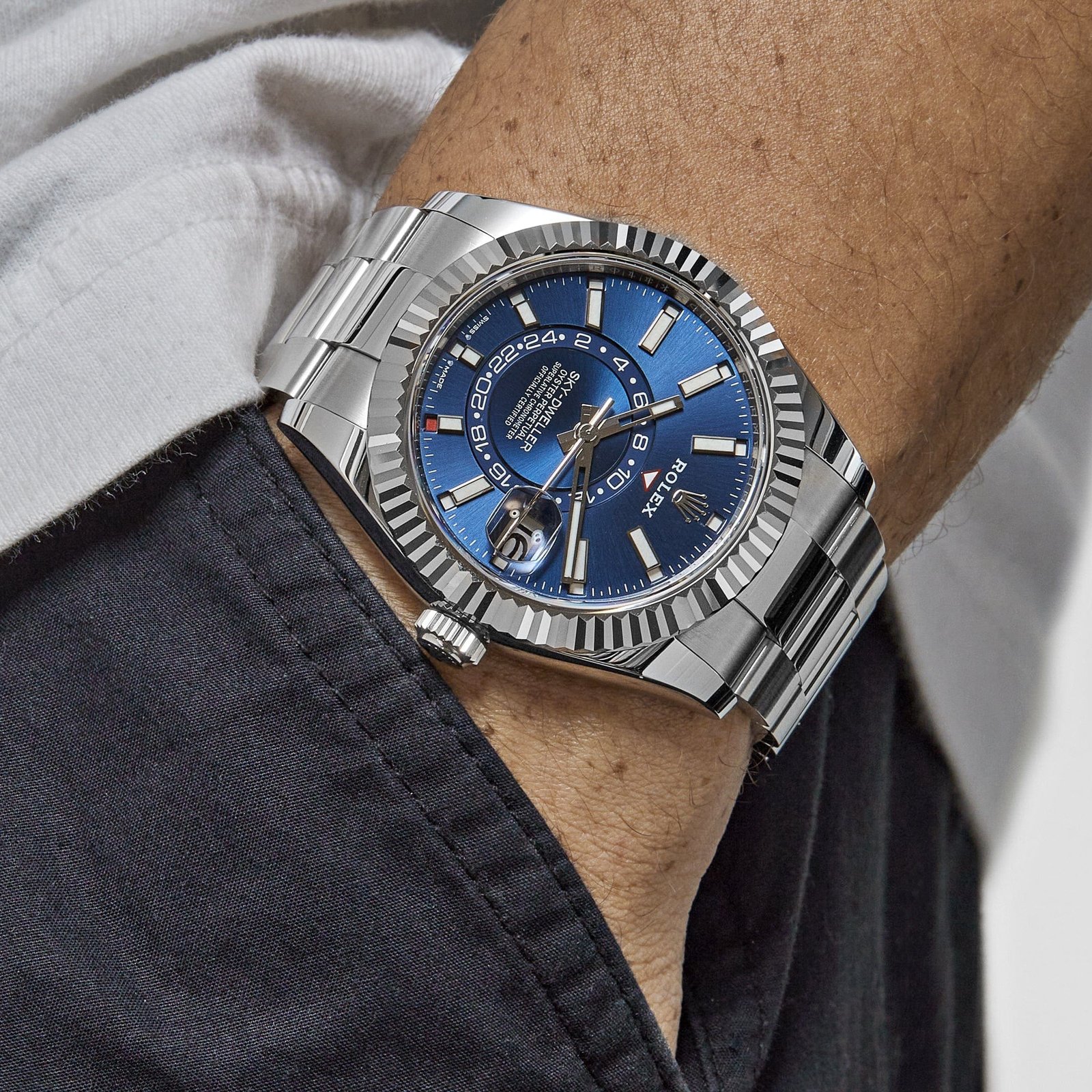 R01ex Sky-Dweller 336934 Stainless Steel Blue Dial Oyster (2024)