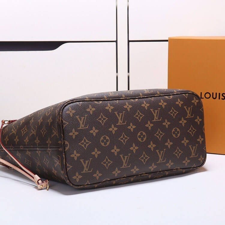 L0vis Vvtt0n Neverfull MM Tote M40995