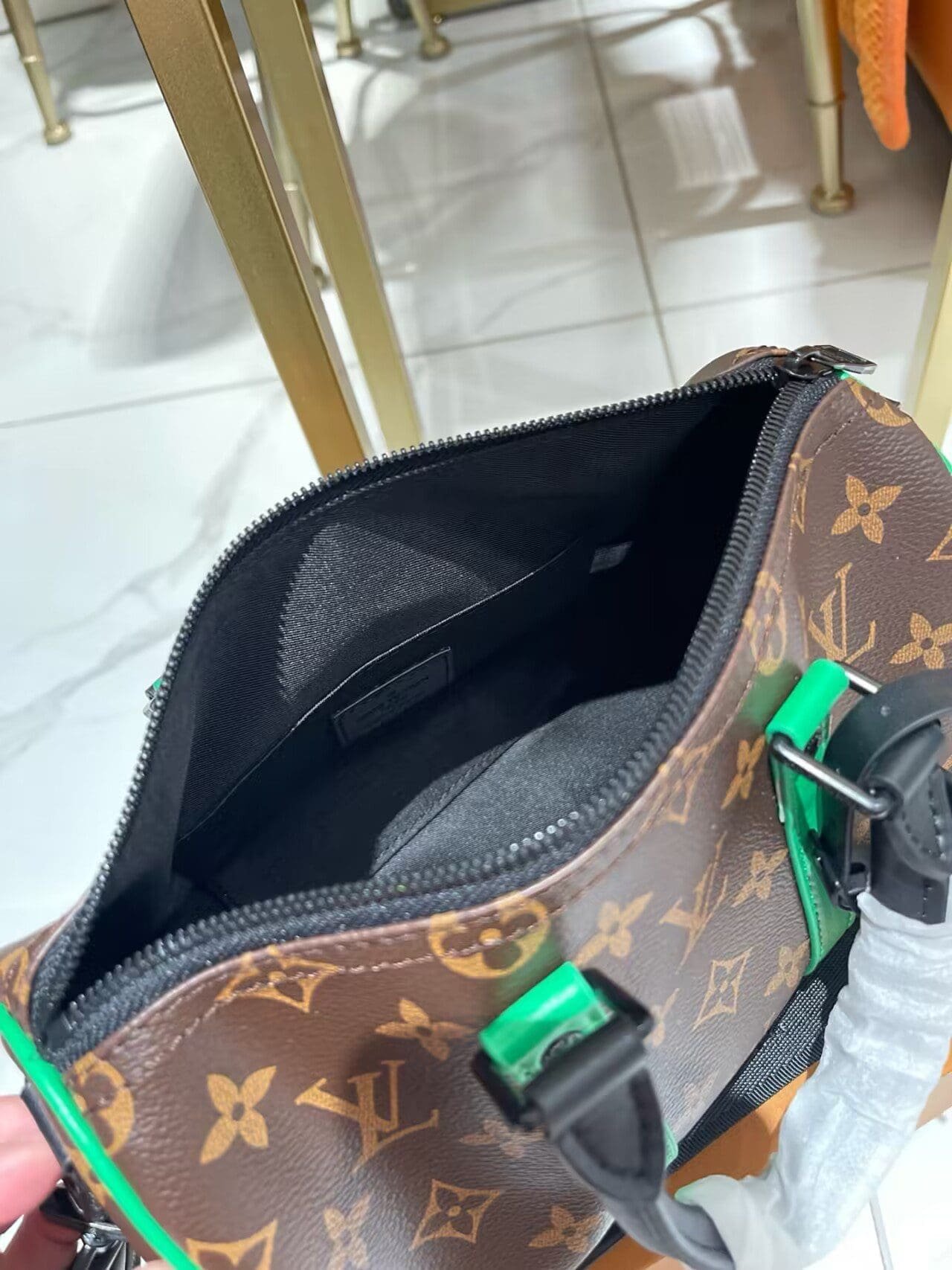 L0vis Vvtt0n Keepall Bandouliere 25