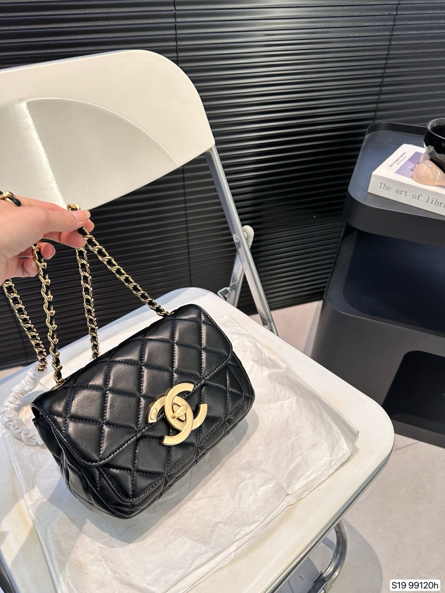 Ch**el chain bag