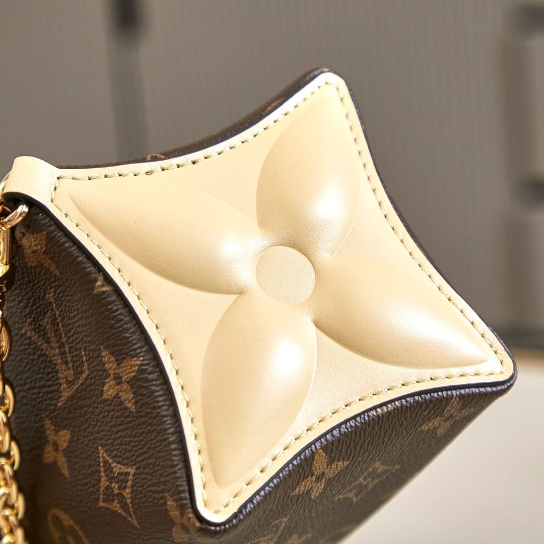L0vis Vvtt0n M11672 Bloom Pouch