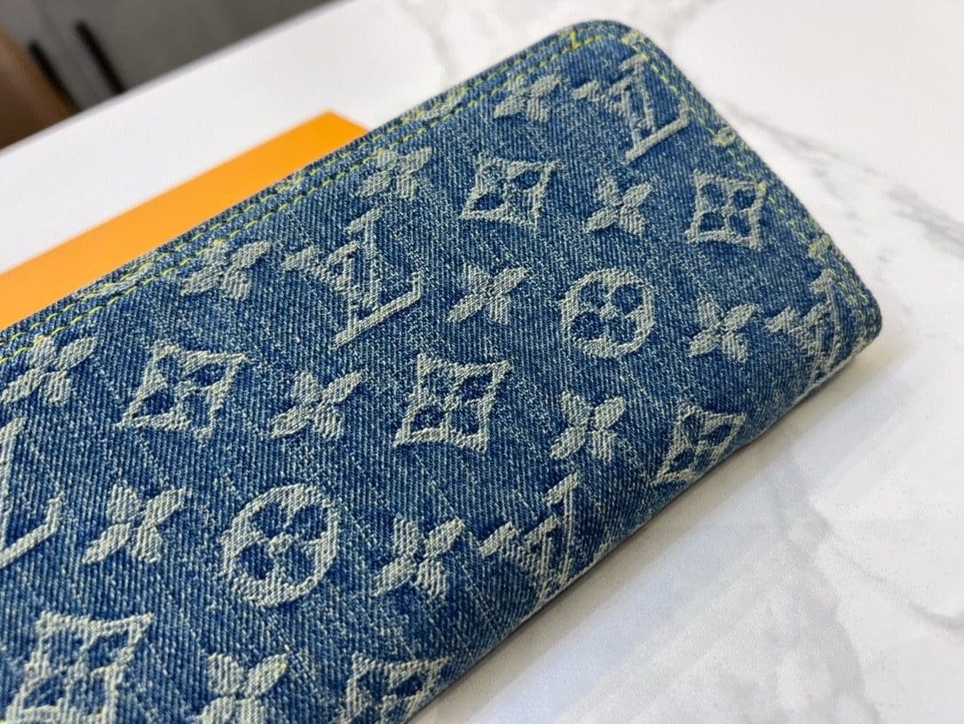 L0vis Vvtt0n M82958  Zippy Wallet