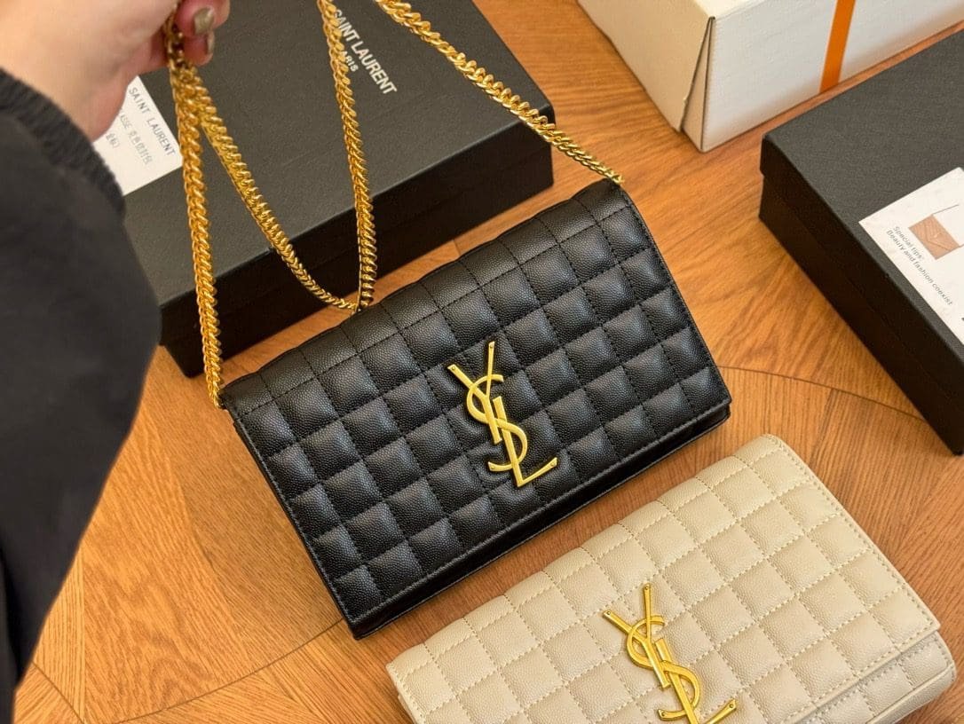 Sa1nt Lau*nt LAMBSKIN CASSANDRE CHAIN WALLET