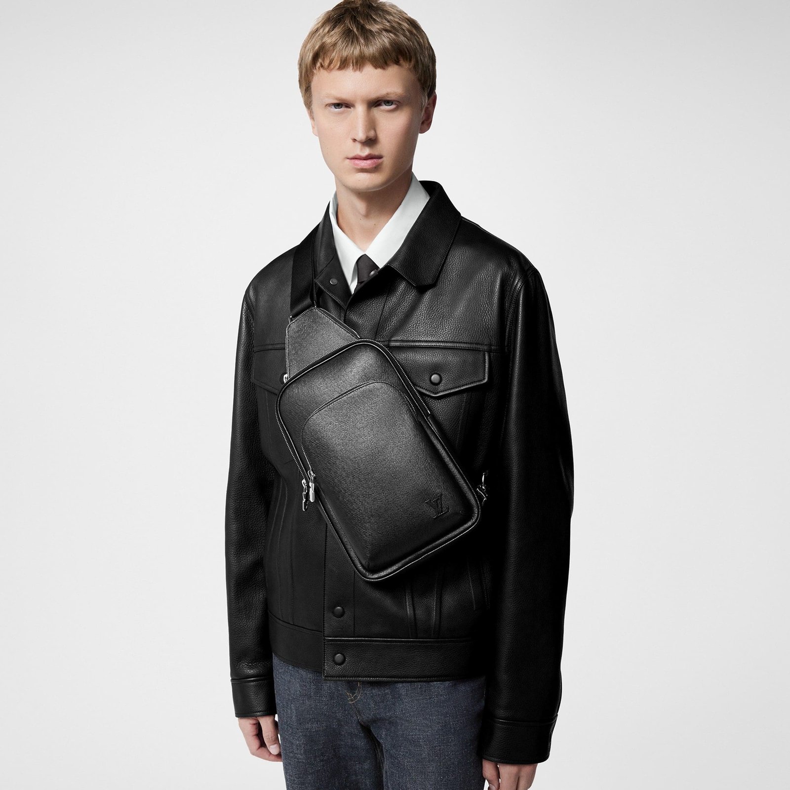 L0vis Vvtt0n M30863 Avenue Slingbag NM