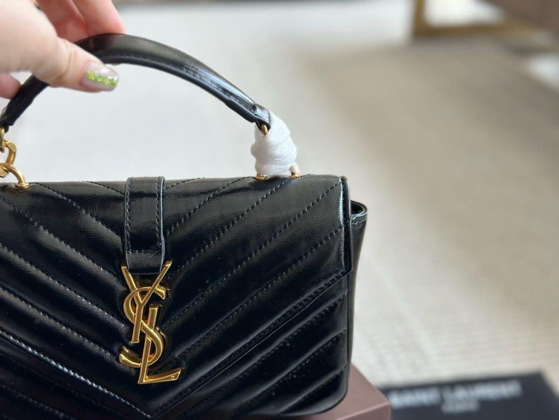 Sa1nt Lau*nt BLACK ‘COLLEGE MINI’ SHOULDER BAG