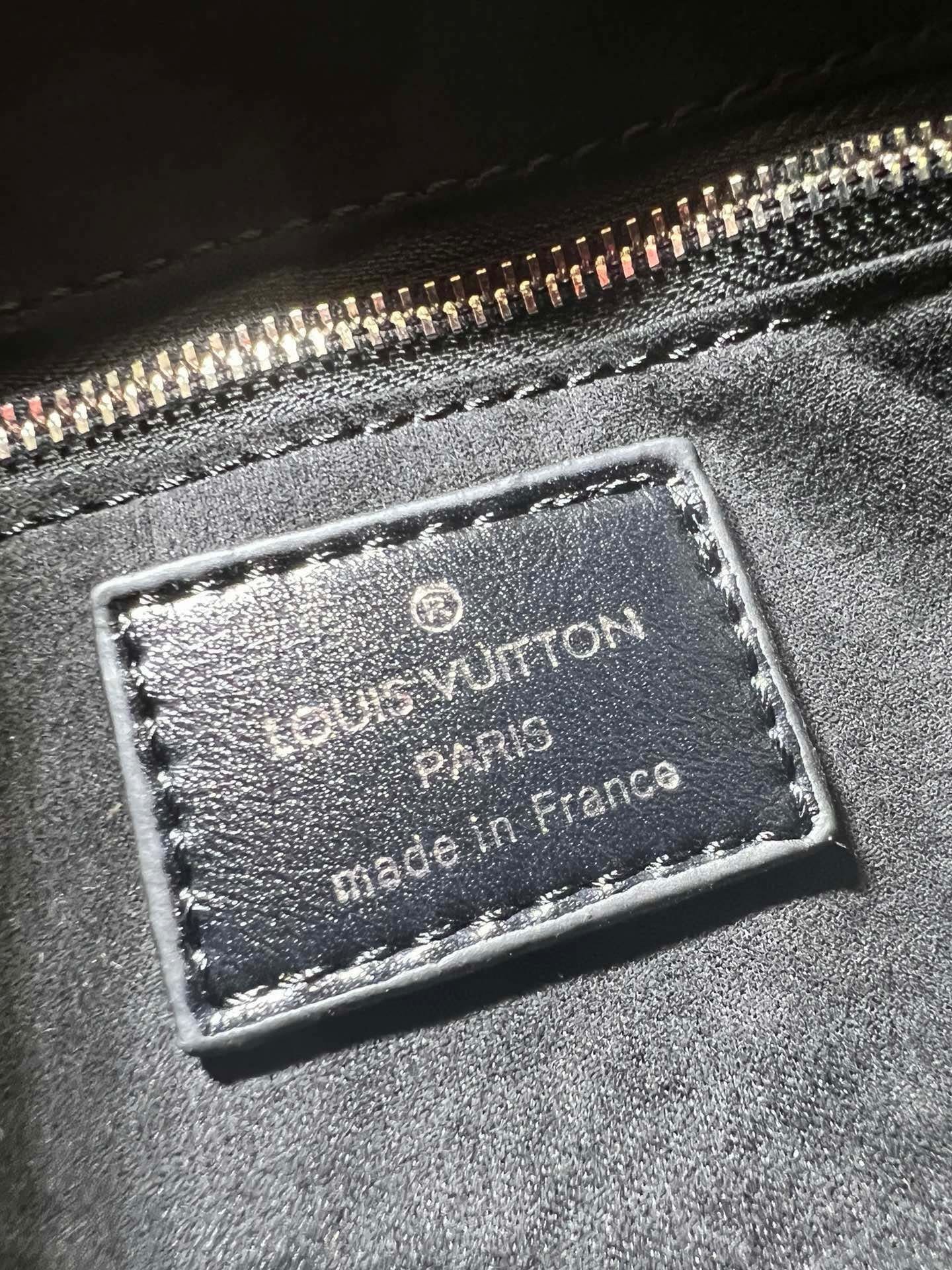 L0vis Vvtt0n M24861 CarryAll Cargo PM