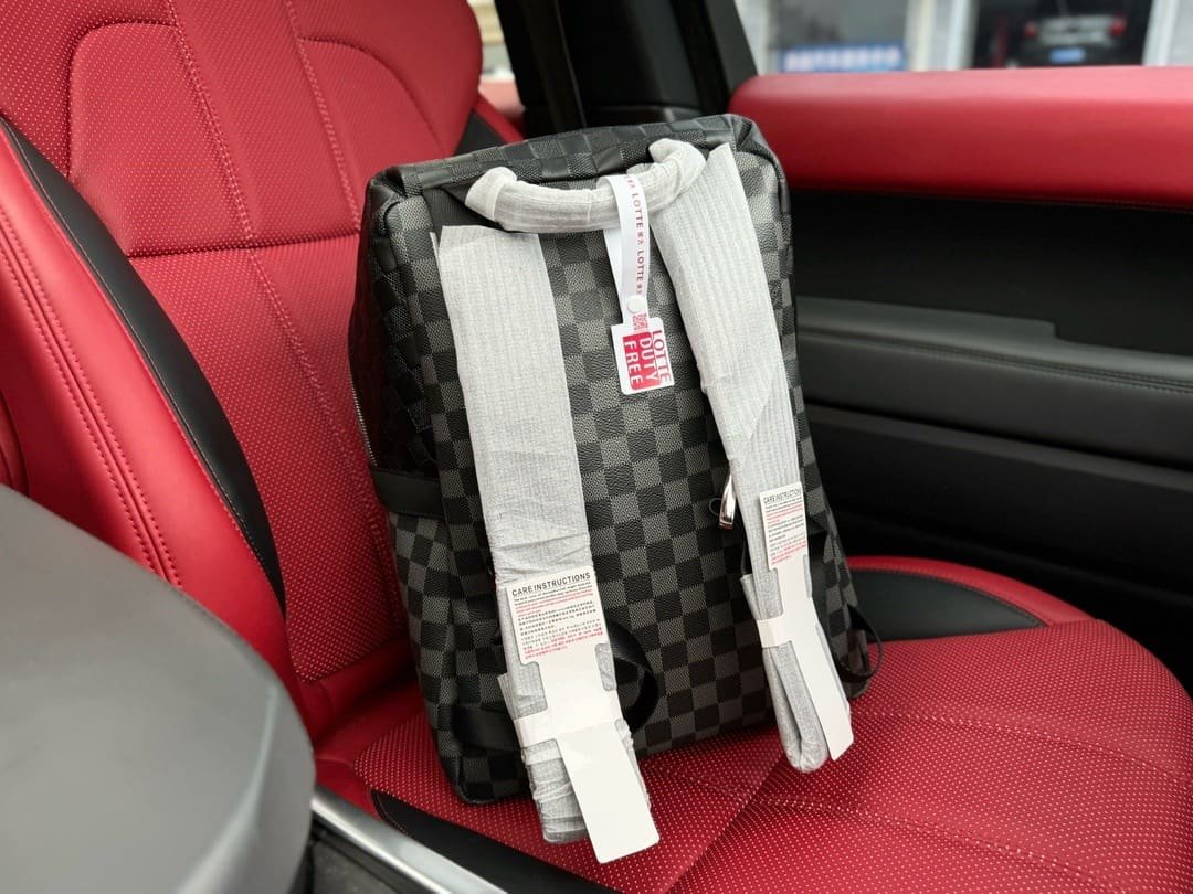 L0vis Vvtt0n Backpack